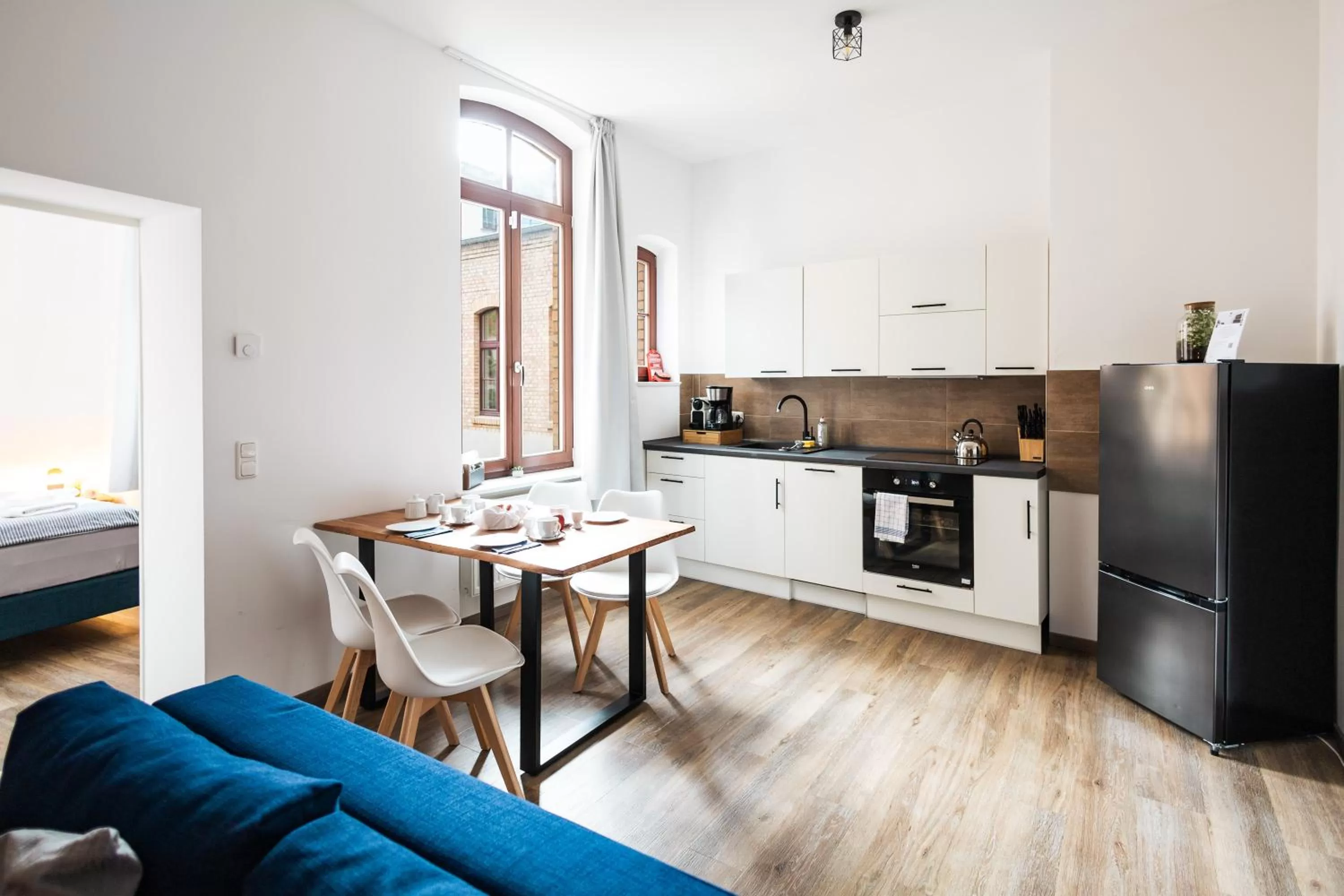Kitchen or kitchenette in Apartments am Neuen Theater - Altstadt - Zentral - Küche - Wifi - Powered by Ko-Living
