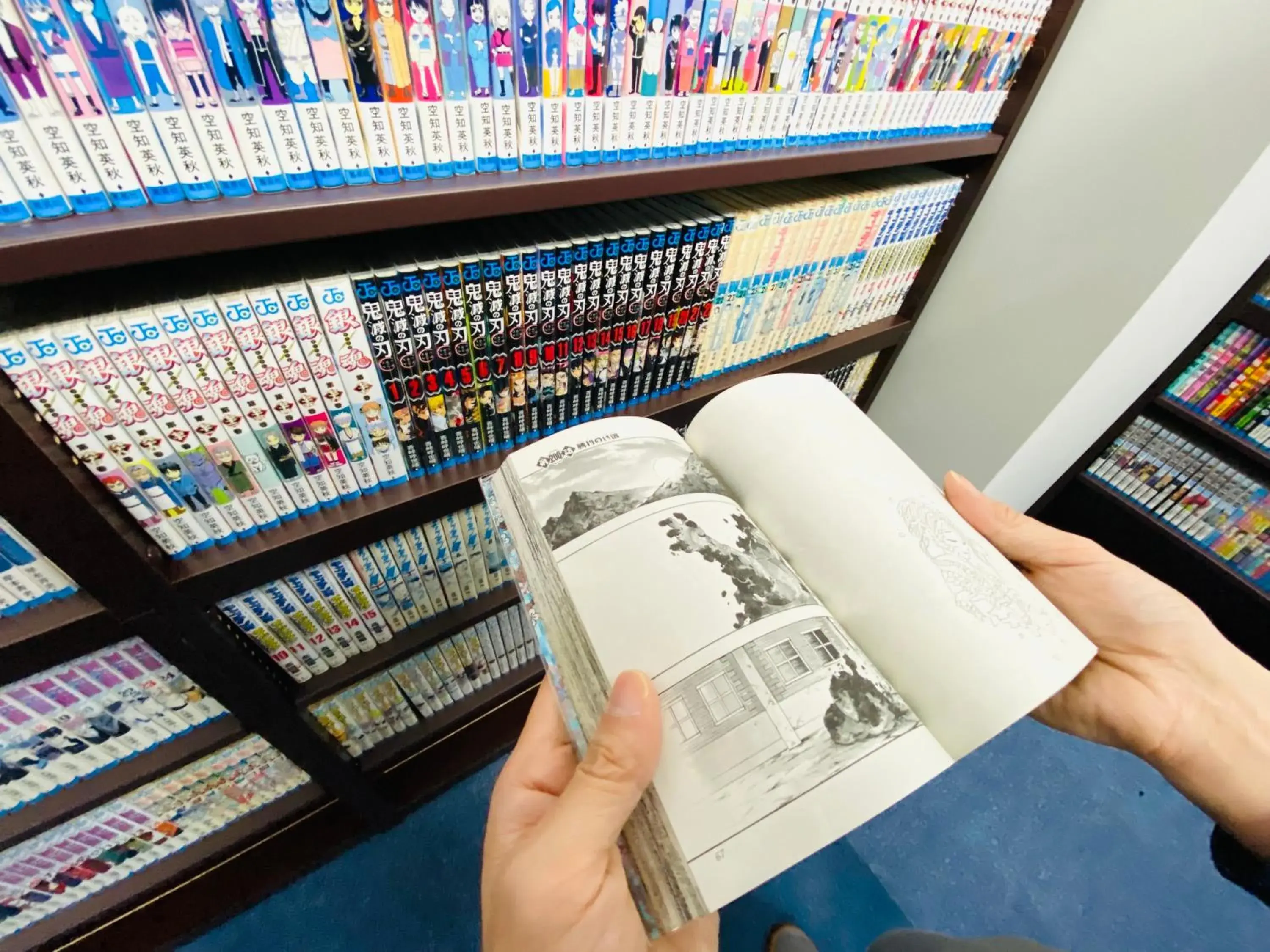 Library in Hotel Relief Sapporo Susukino