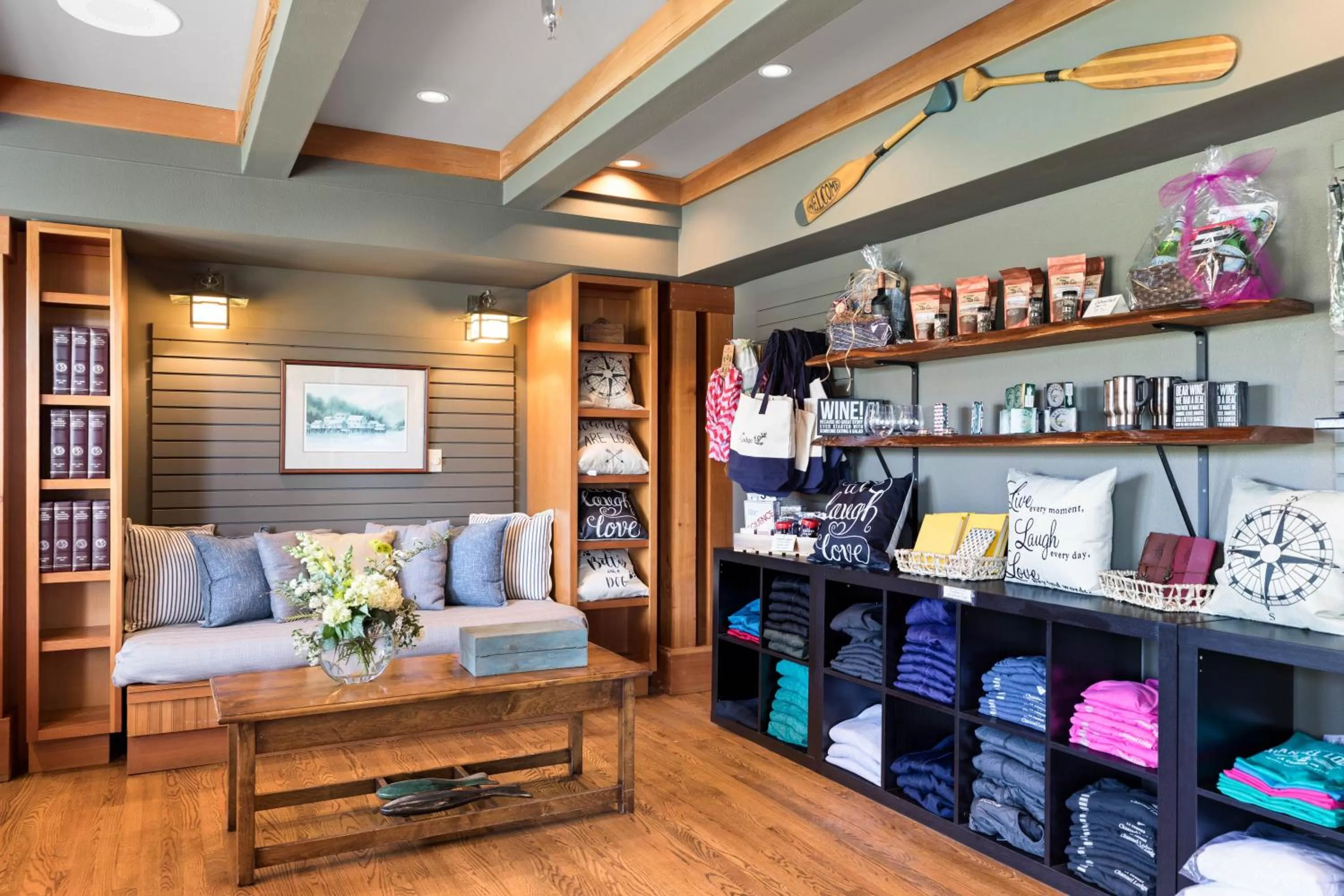 On-site shops in La Conner Channel Lodge