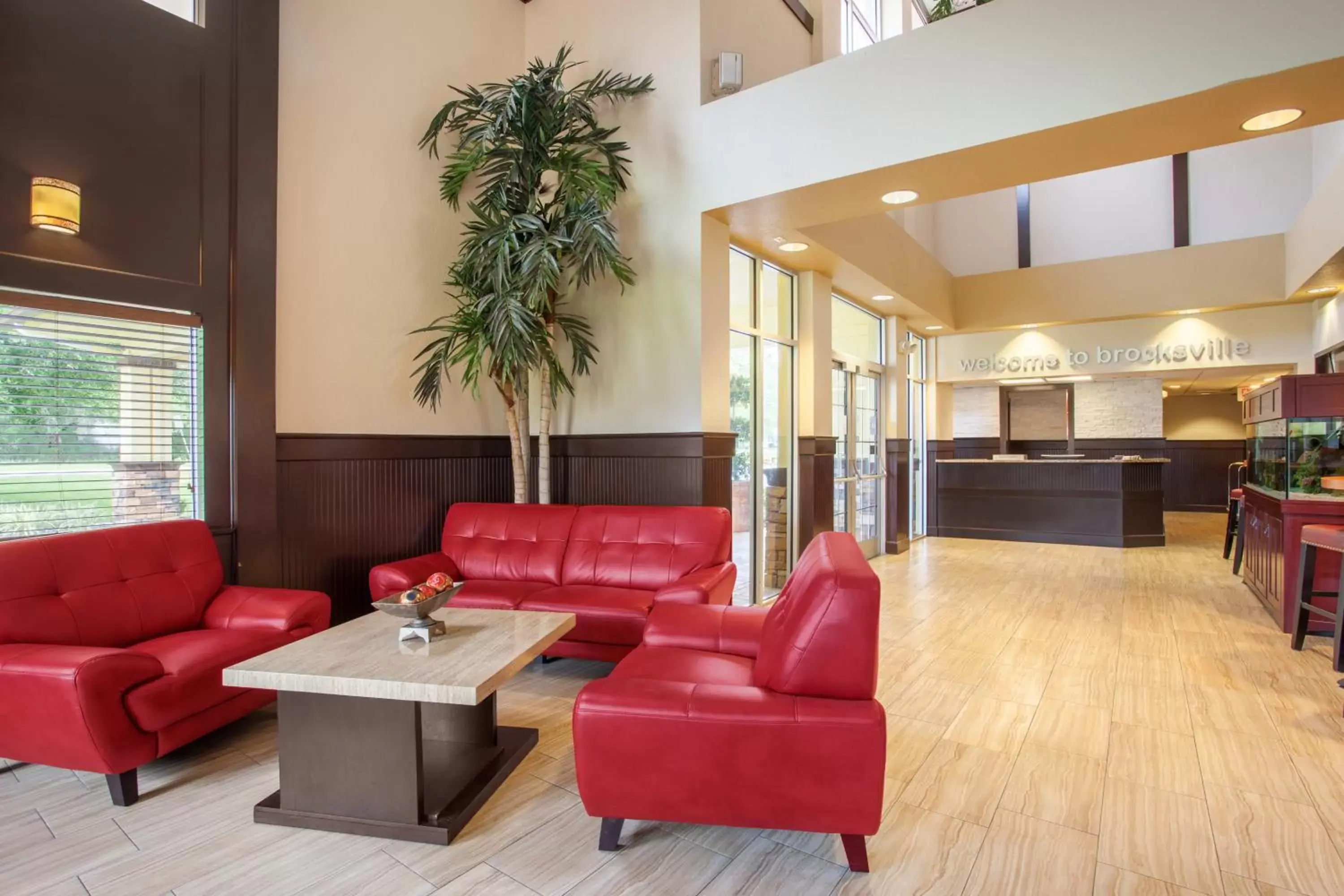 Lobby or reception, Lounge/Bar in Days Inn by Wyndham Brooksville