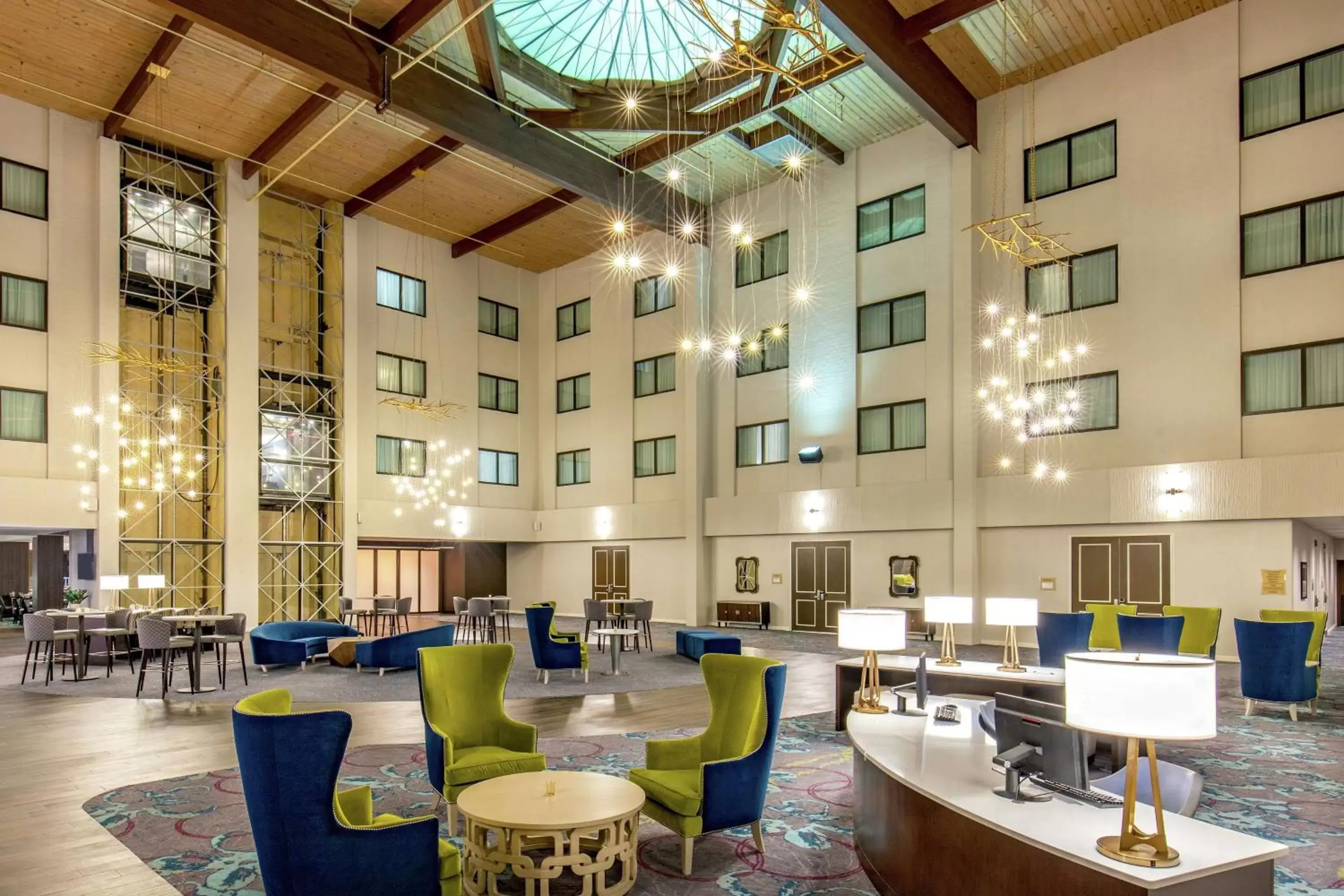 Lobby or reception, Restaurant/Places to Eat in DoubleTree by Hilton Columbia