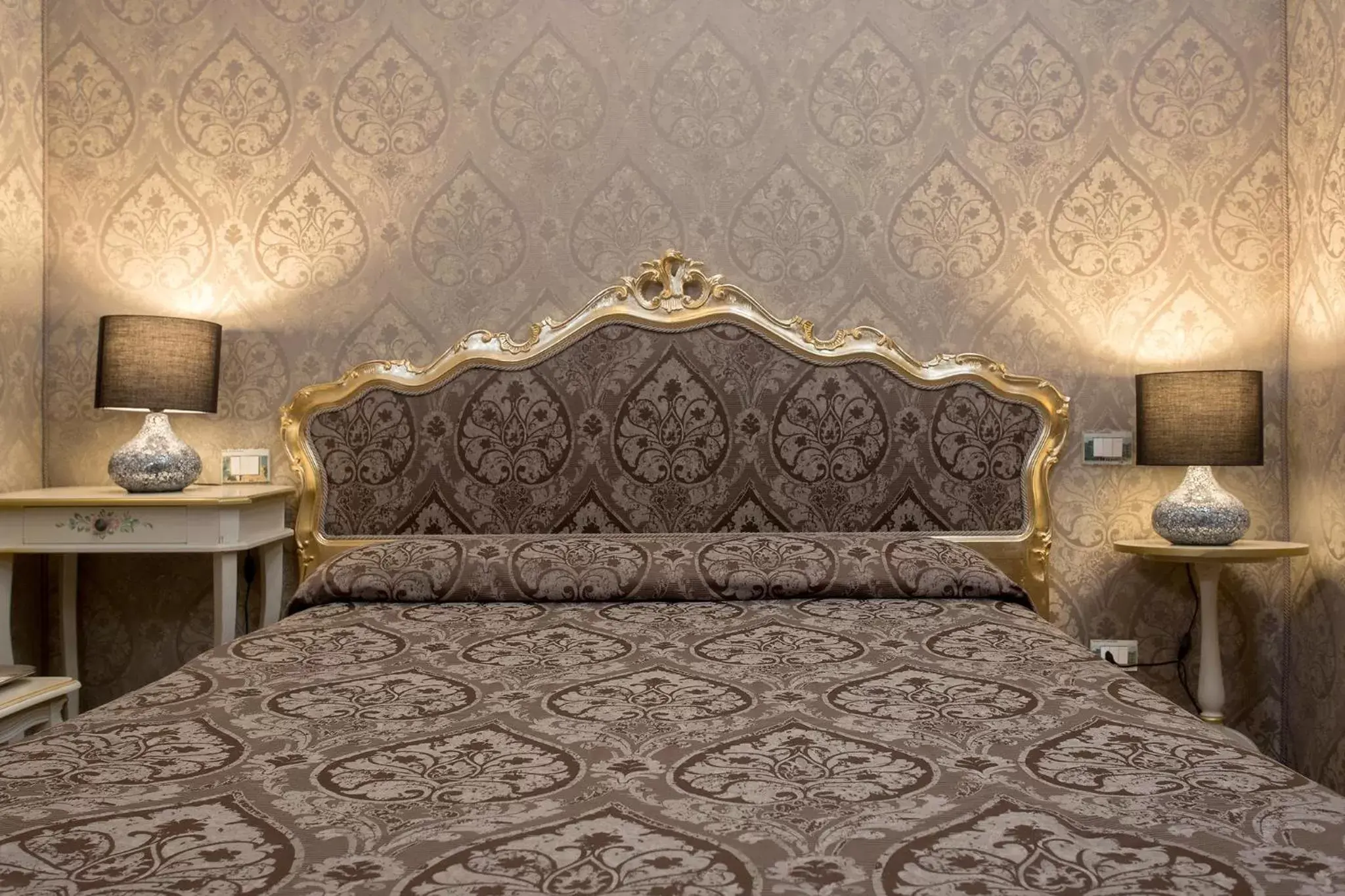 Small Double Room with Private External Bathroom (bathroom 23 feet distance from room door) in Hotel Mezzo Pozzo Small Double Room with Private External Bathroom (bathroom 23 feet distance from room door) in Hotel Mezzo Pozzo