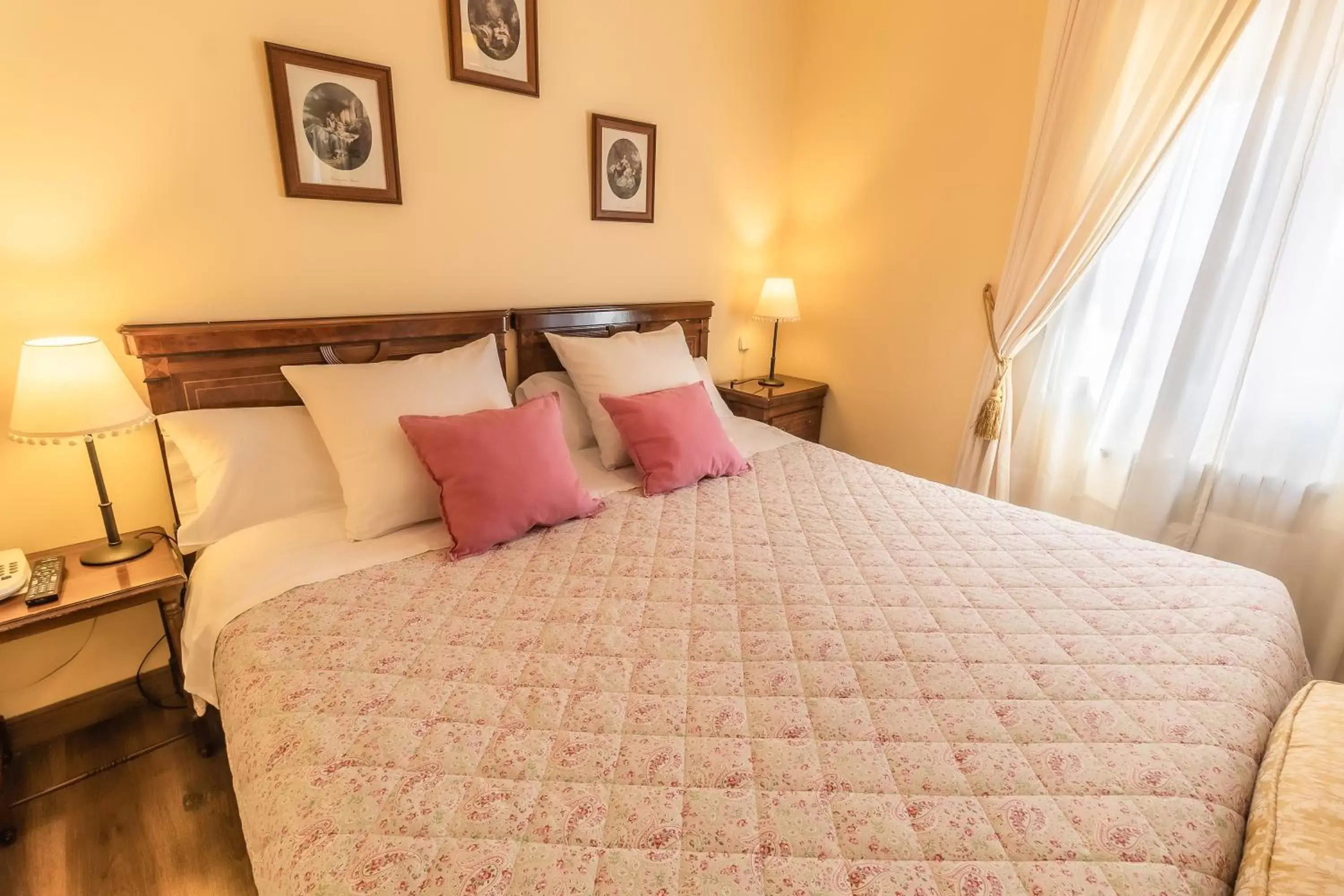 Bed in Posada Real Quinta San Jose