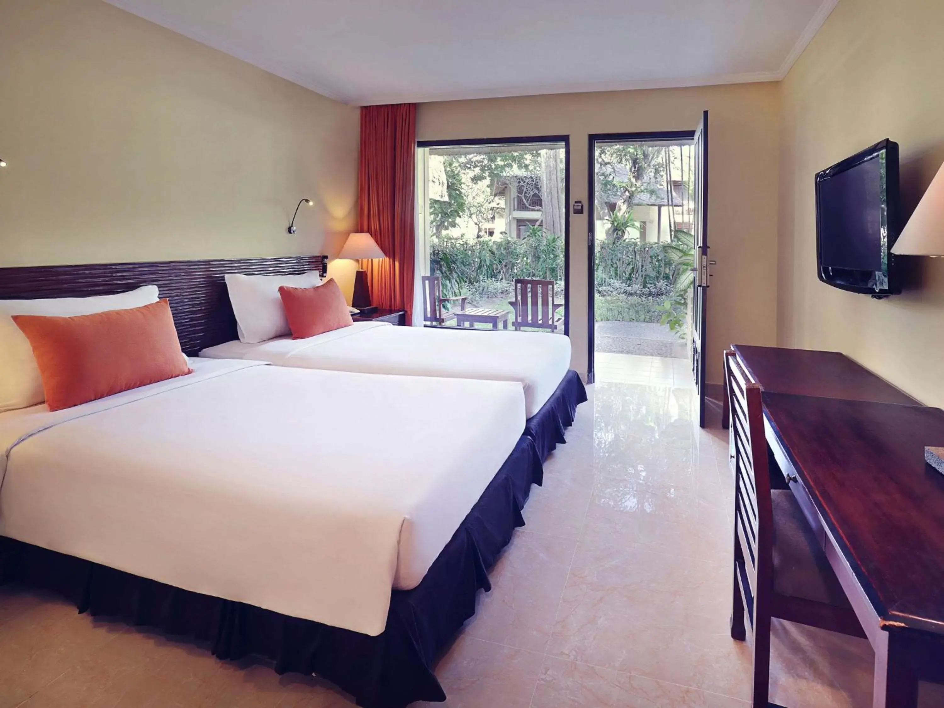 Superior Twin Room in Mercure Resort Sanur