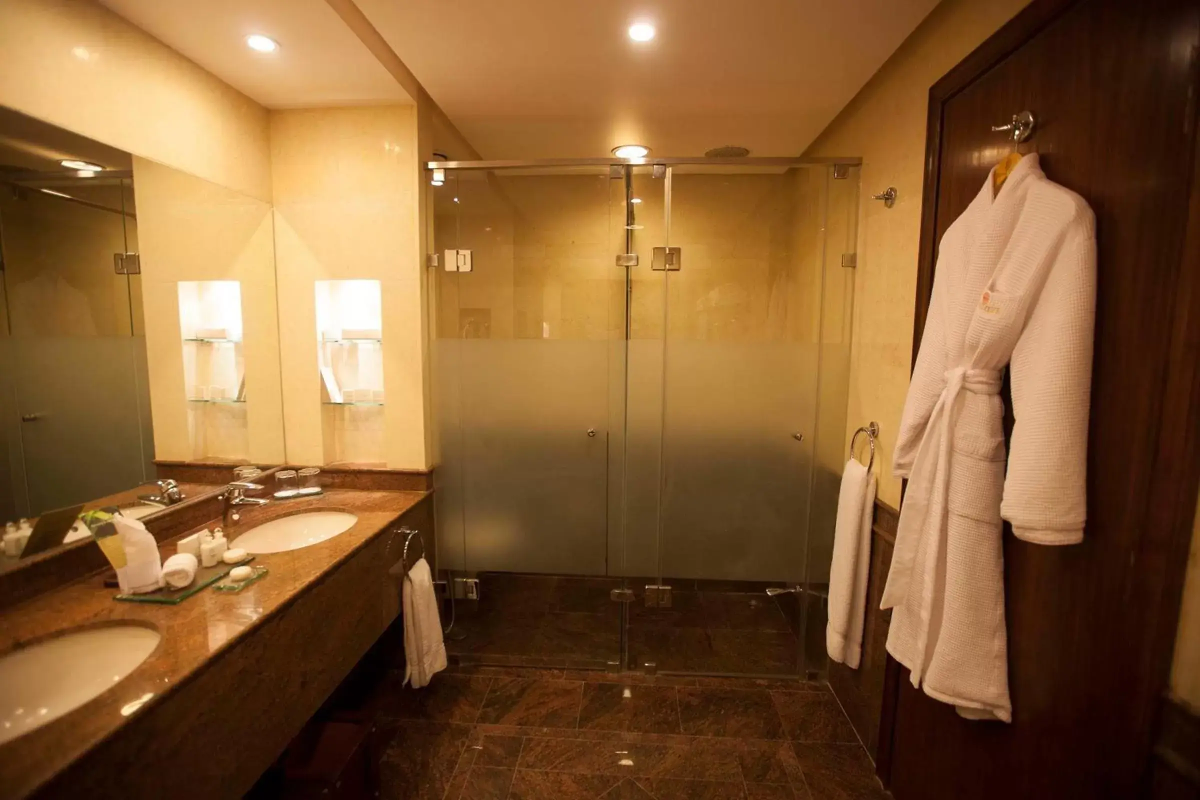 Bathroom in Islamabad Serena Hotel
