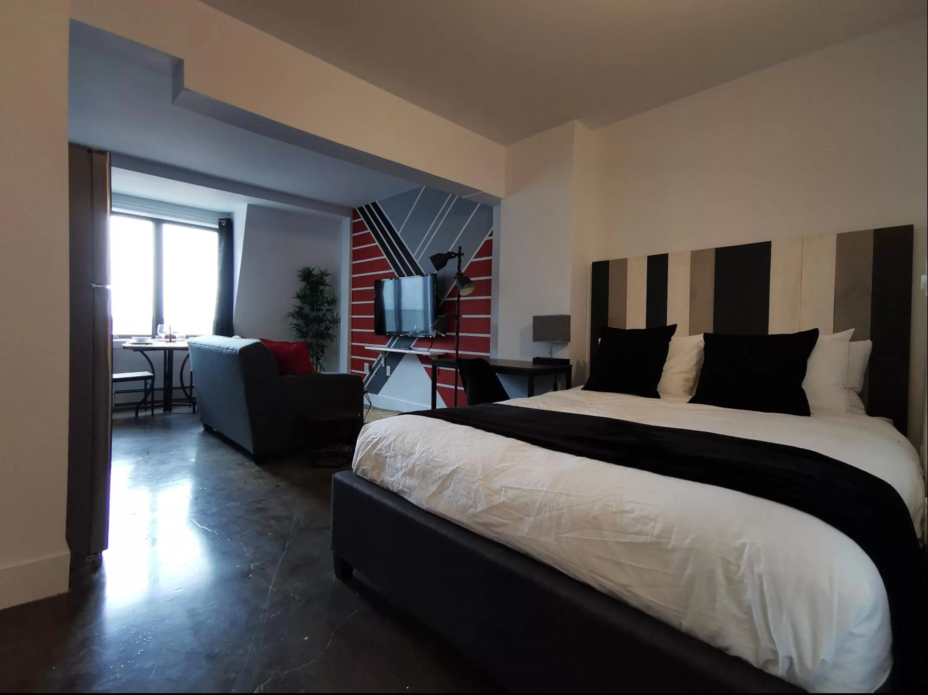 Bed in Cameo Hotel and Suites