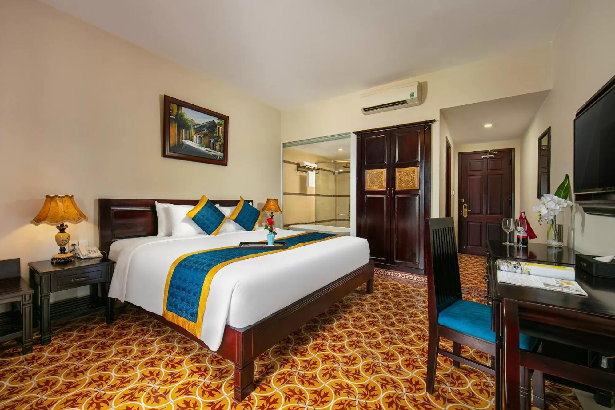 Bed in La Charm Hoi An Hotel & Spa