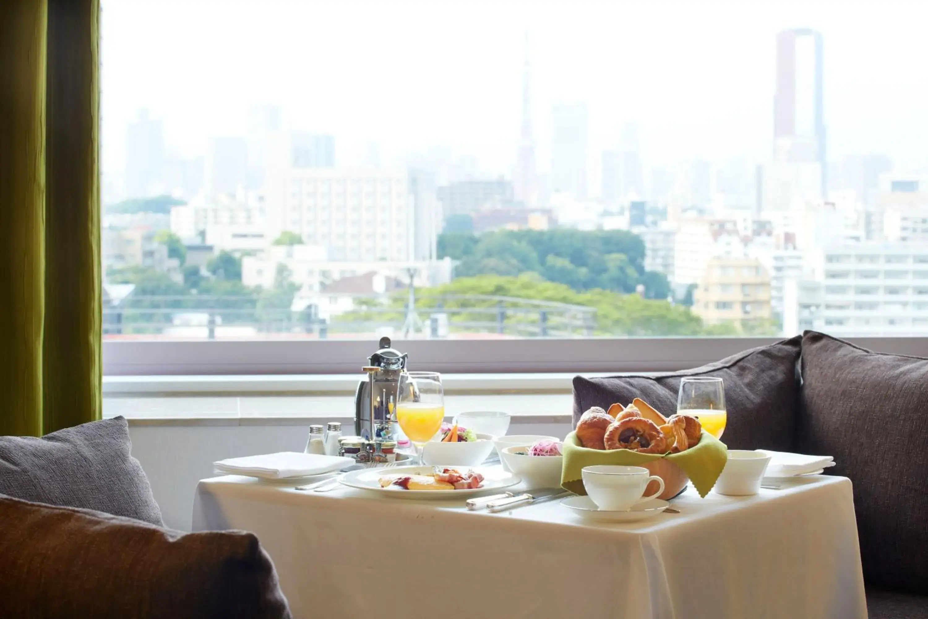 Food and drinks in The Prince Sakura Tower Tokyo, Autograph Collection Food and drinks in The Prince Sakura Tower Tokyo, Autograph Collection