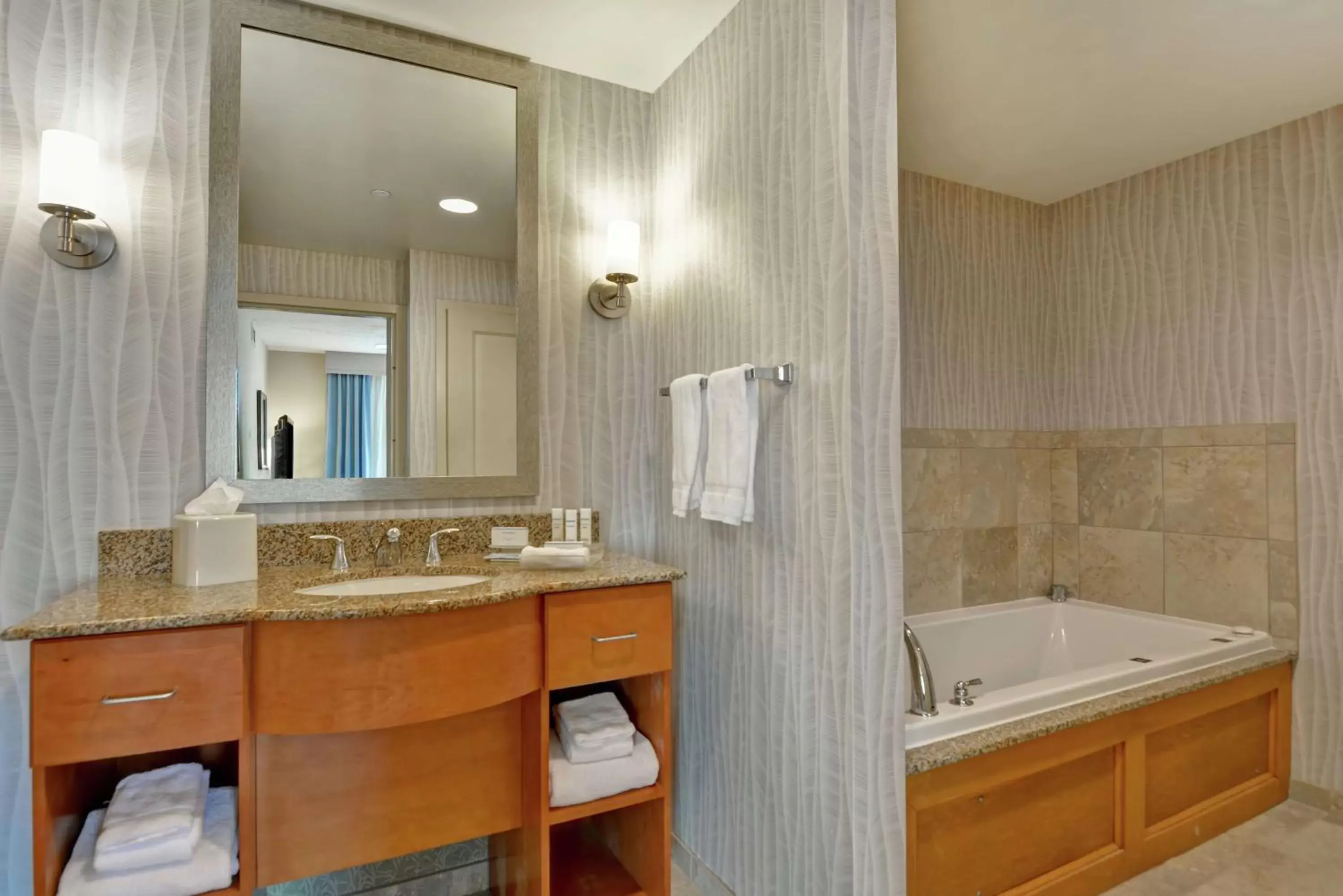 Bathroom in Homewood Suites Mobile East Bay/Daphne