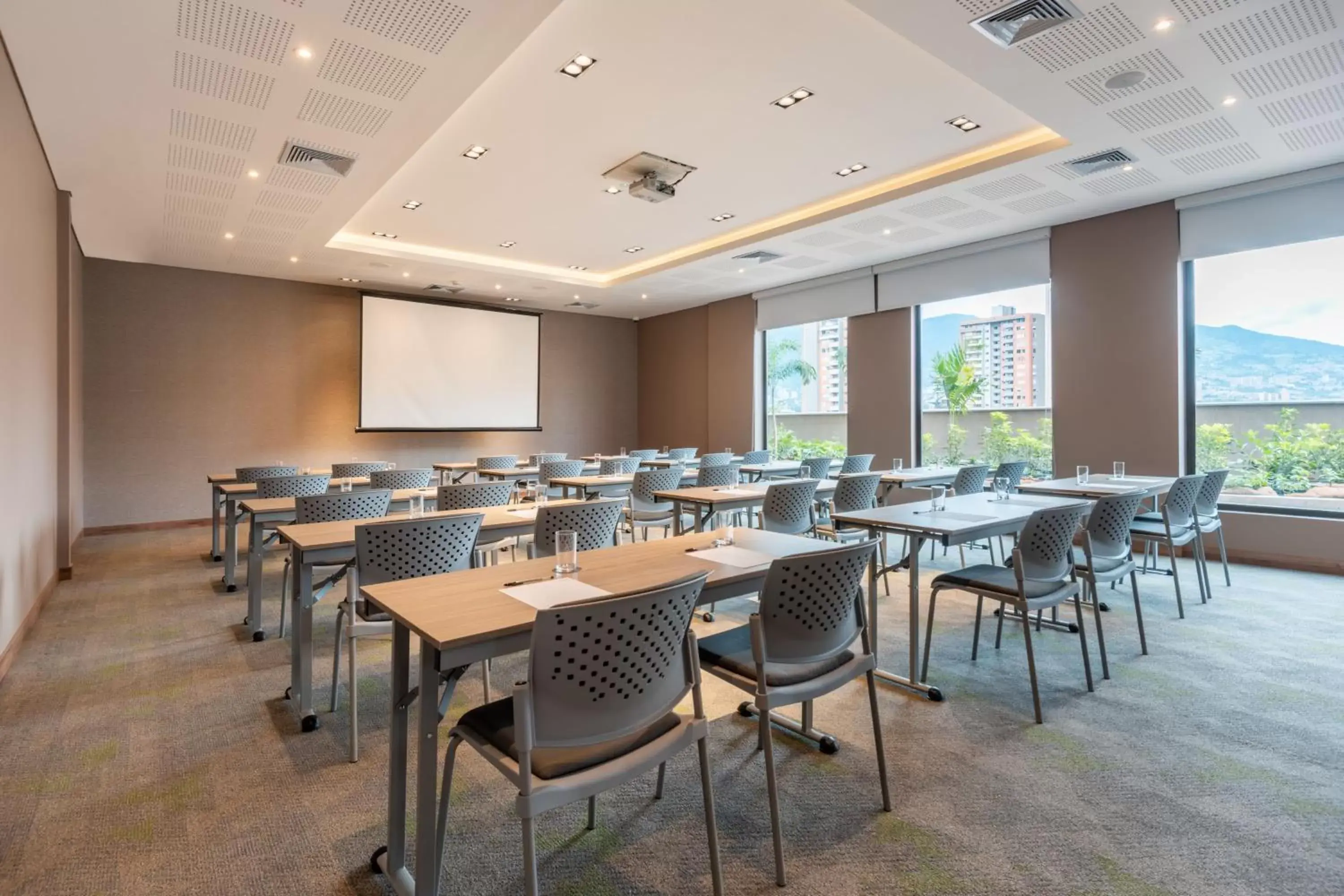 Meeting/conference room in Fairfield by Marriott Medellin Sabaneta
