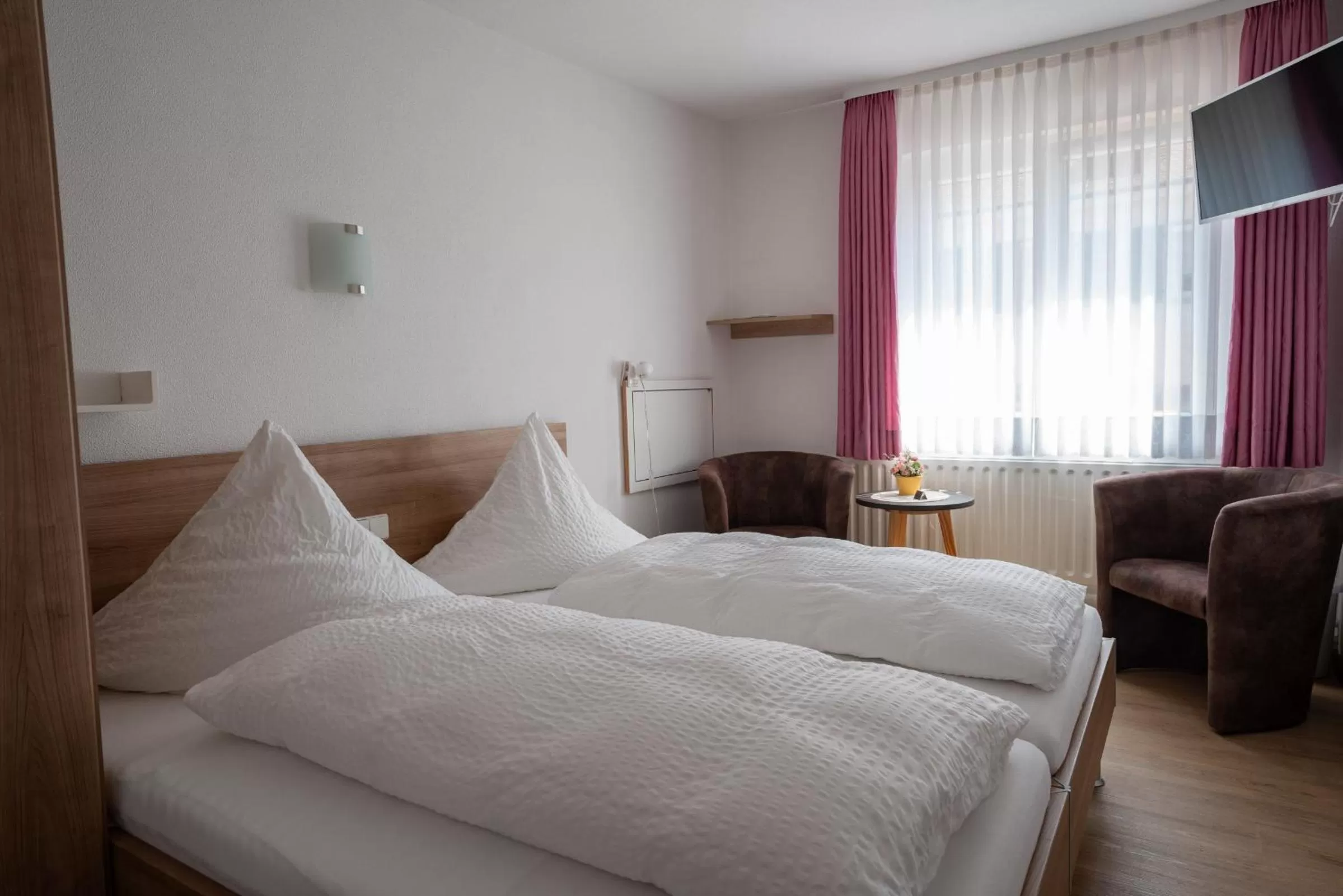 Photo of the whole room, Bed in Gasthof Hosbein