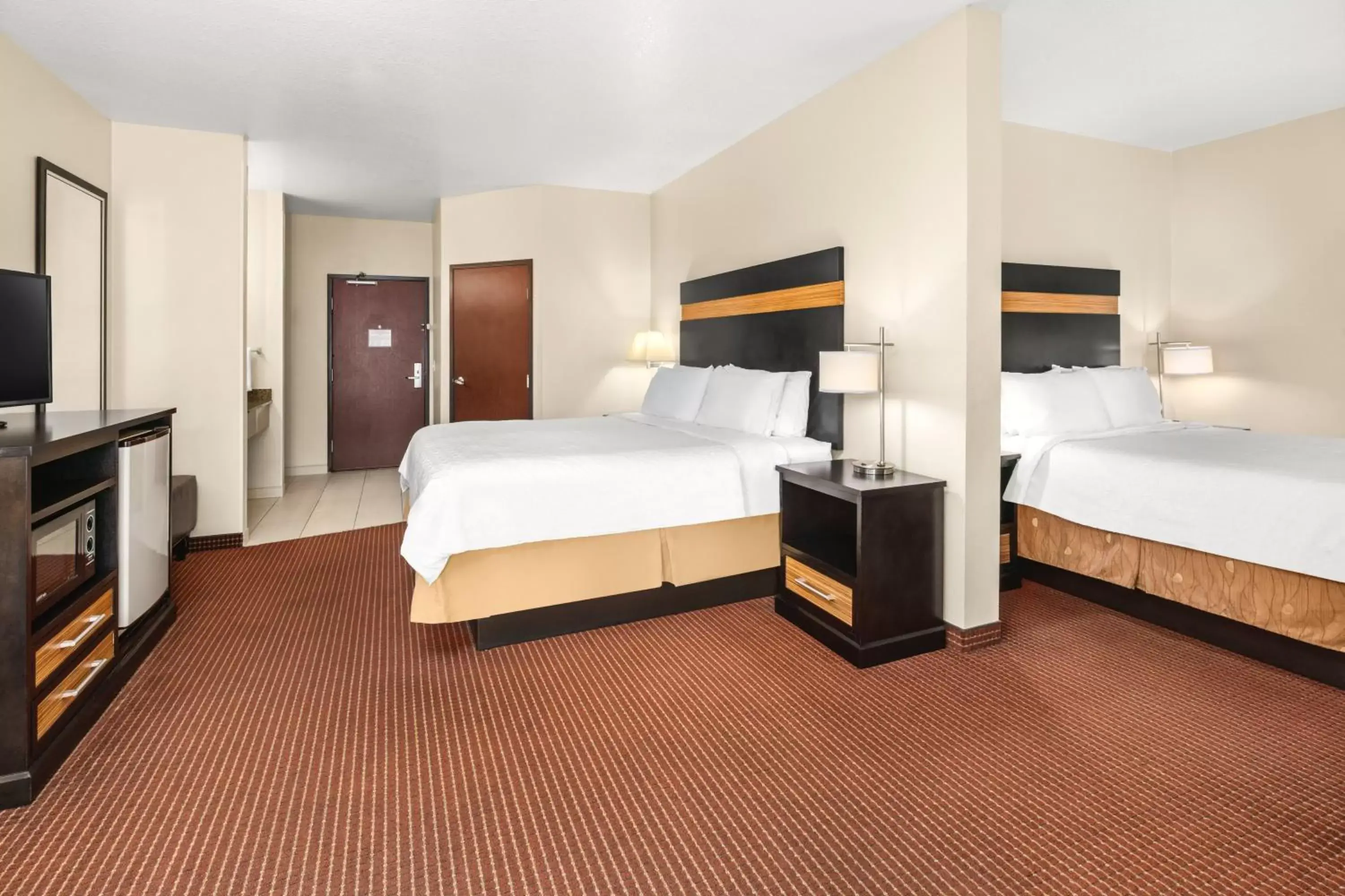 Photo of the whole room, Bed in Holiday Inn Express Portland SE - Clackamas Area, an IHG Hotel