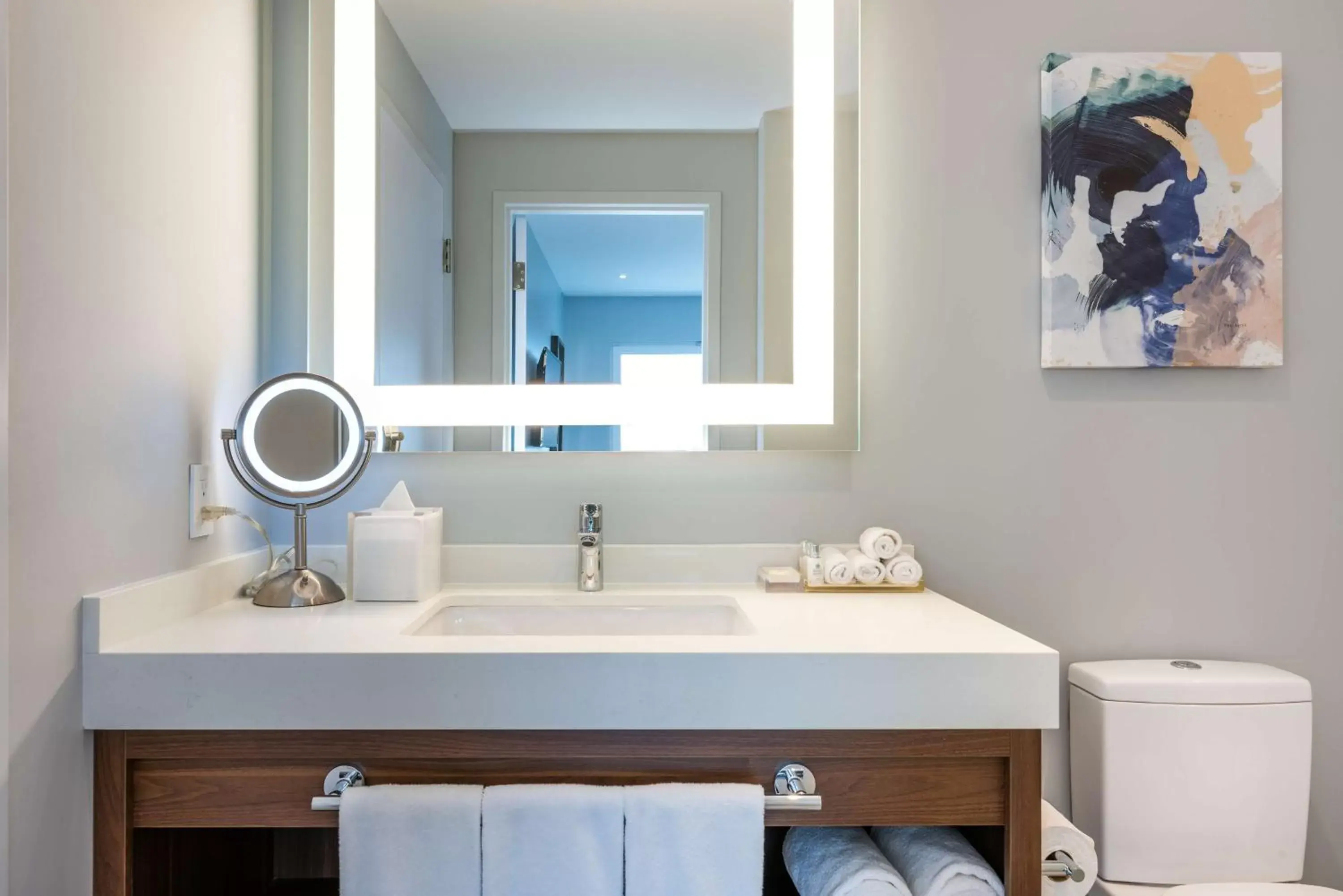 Bathroom in Embassy Suites By Hilton Aruba Beach Resort Bathroom in Embassy Suites By Hilton Aruba Beach Resort