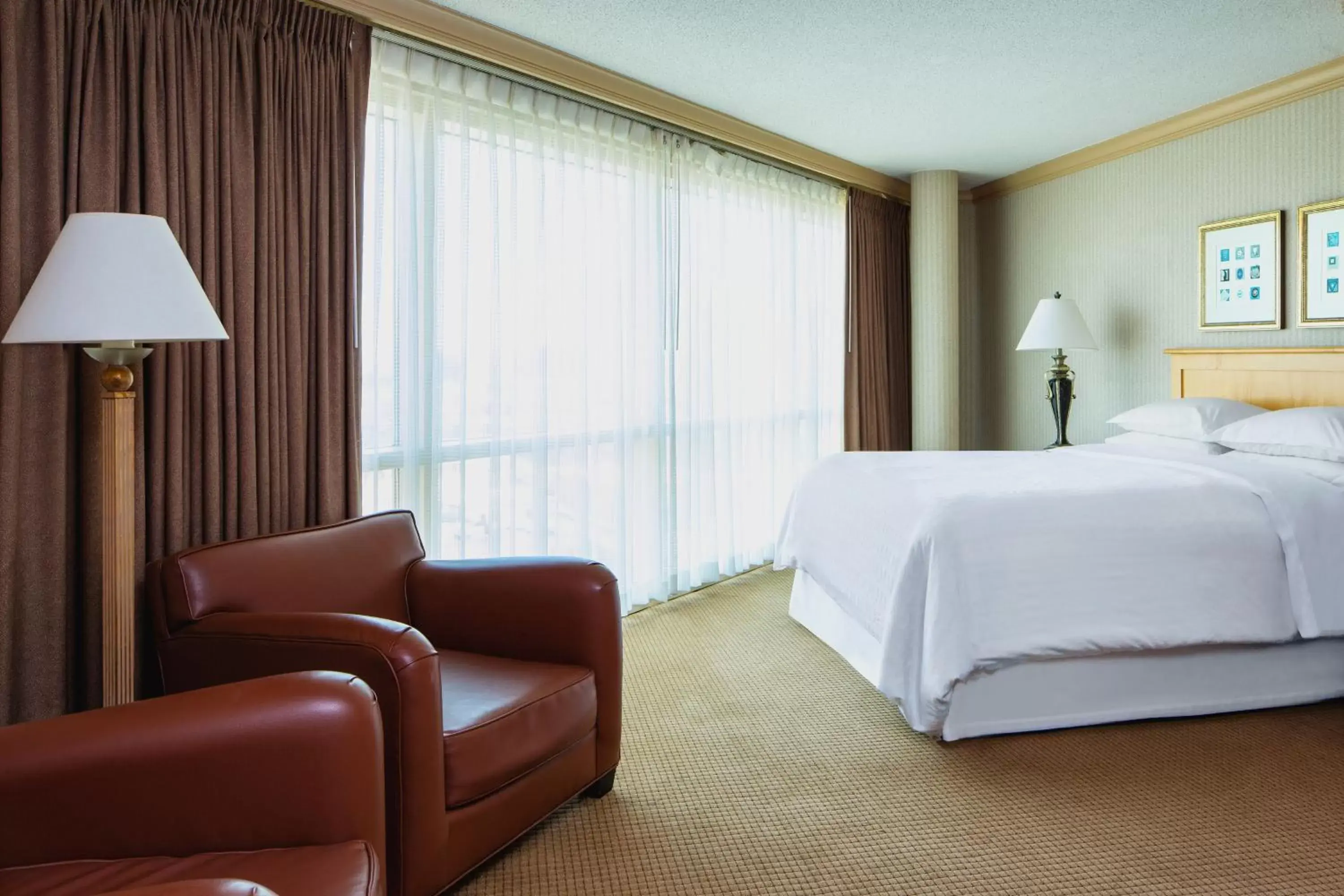 Bedroom in Sheraton Atlantic City Convention Center Hotel