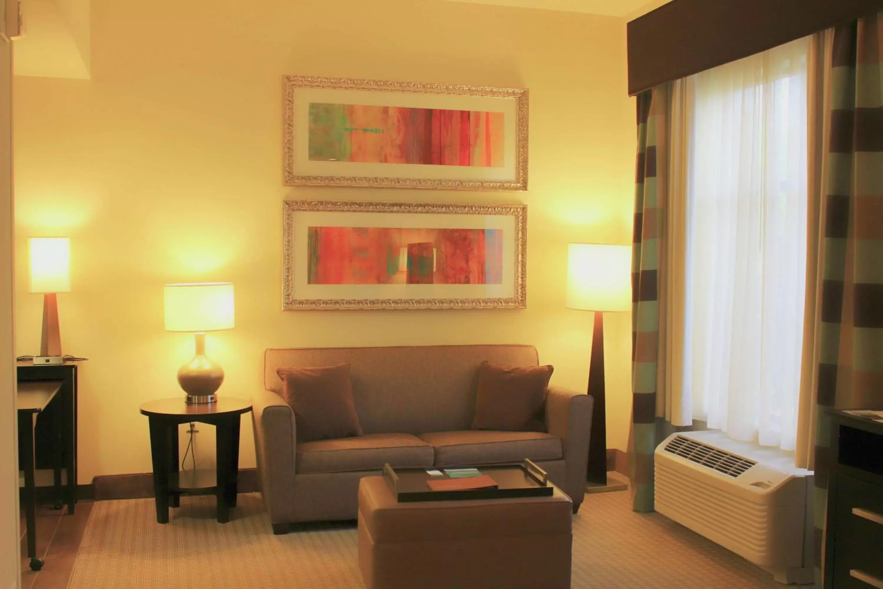 Living room, Seating Area in Homewood Suites by Hilton Victoria