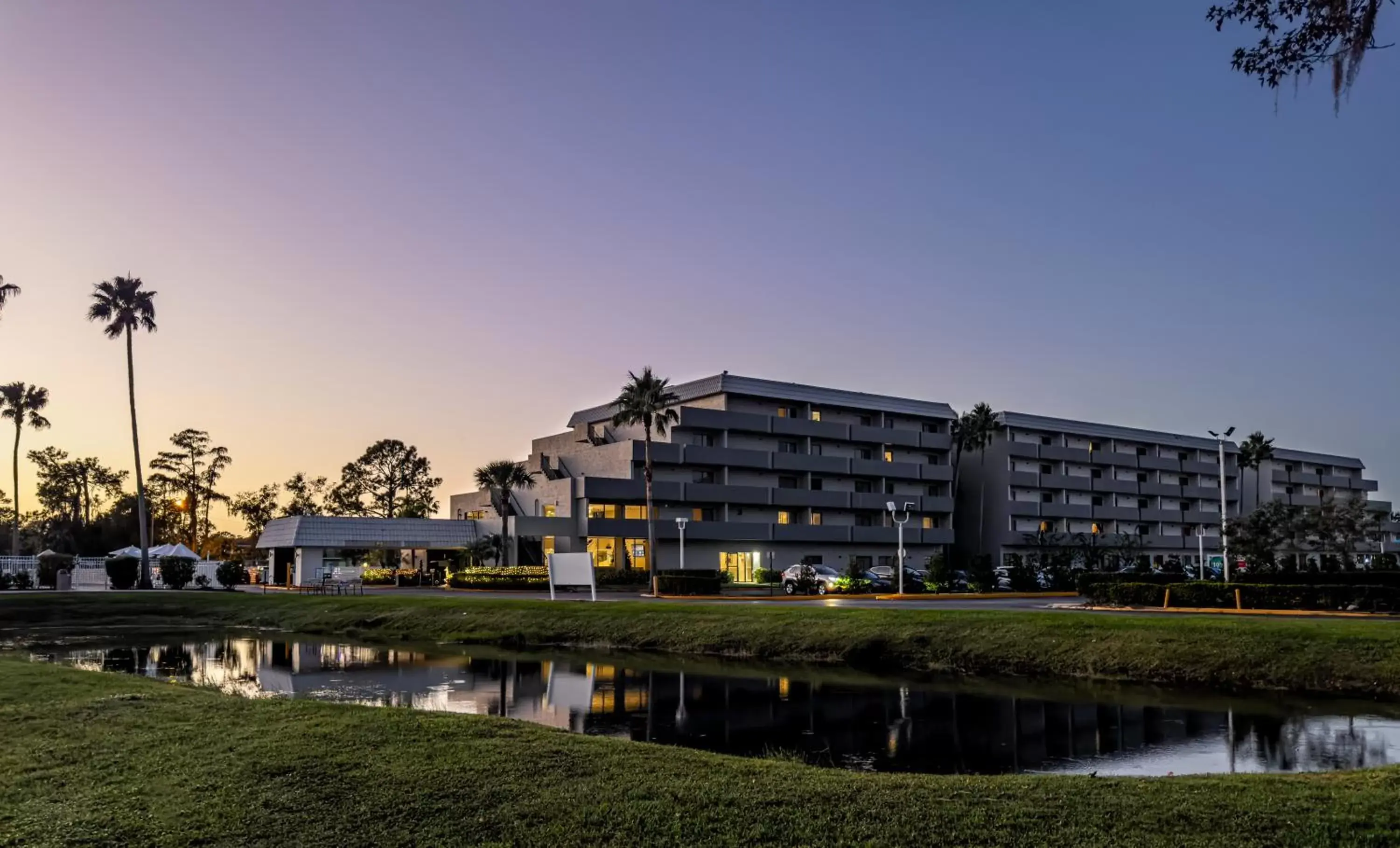 Property Building in Palazzo Lakeside Hotel