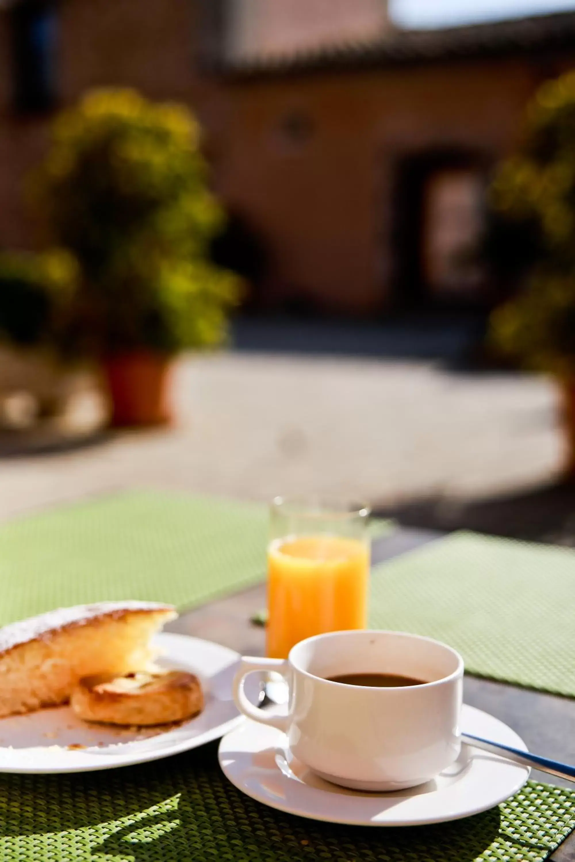 Breakfast in Bennoc Petit Hotel