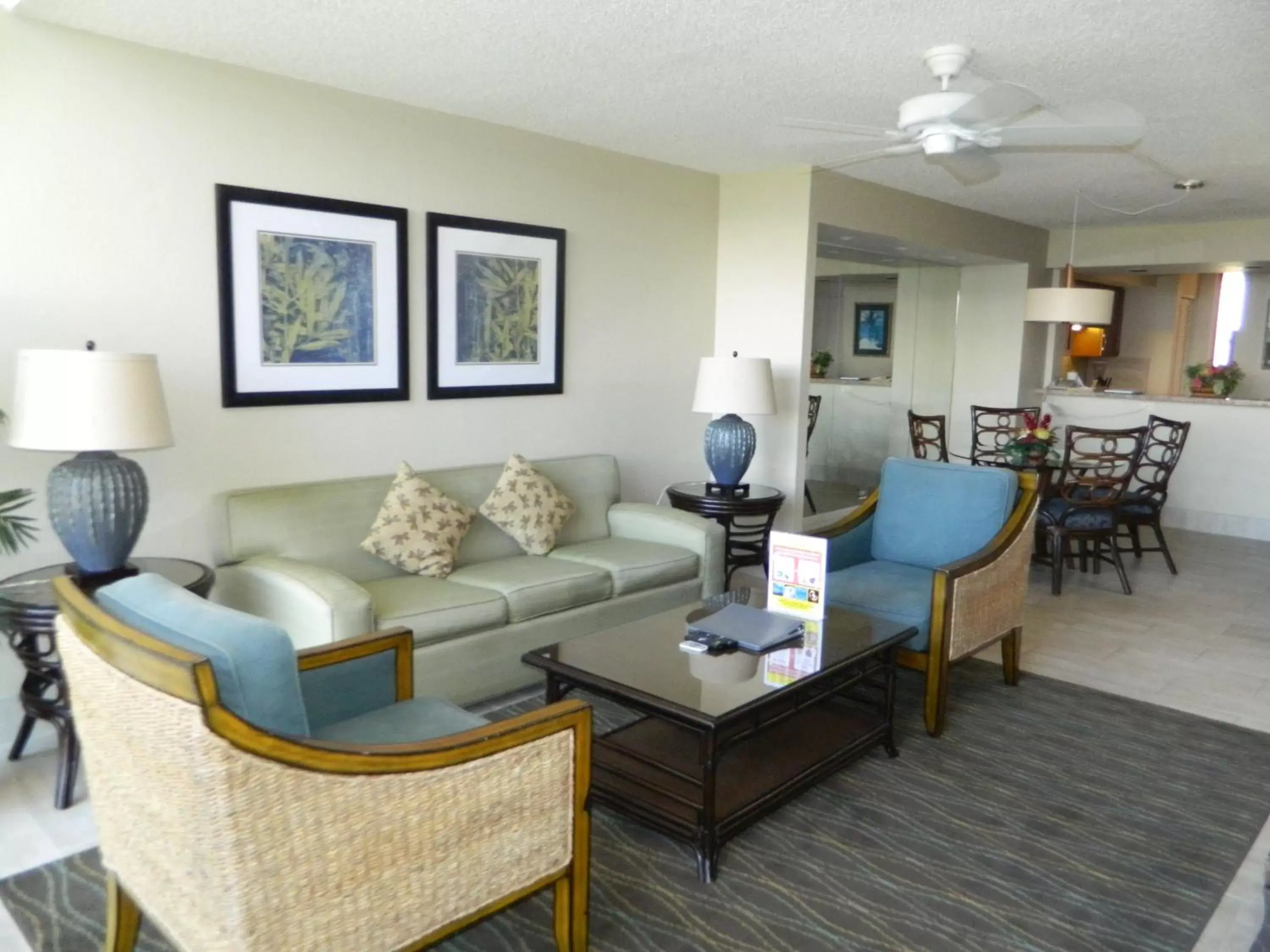 Living room, Seating Area in Kahana Villa