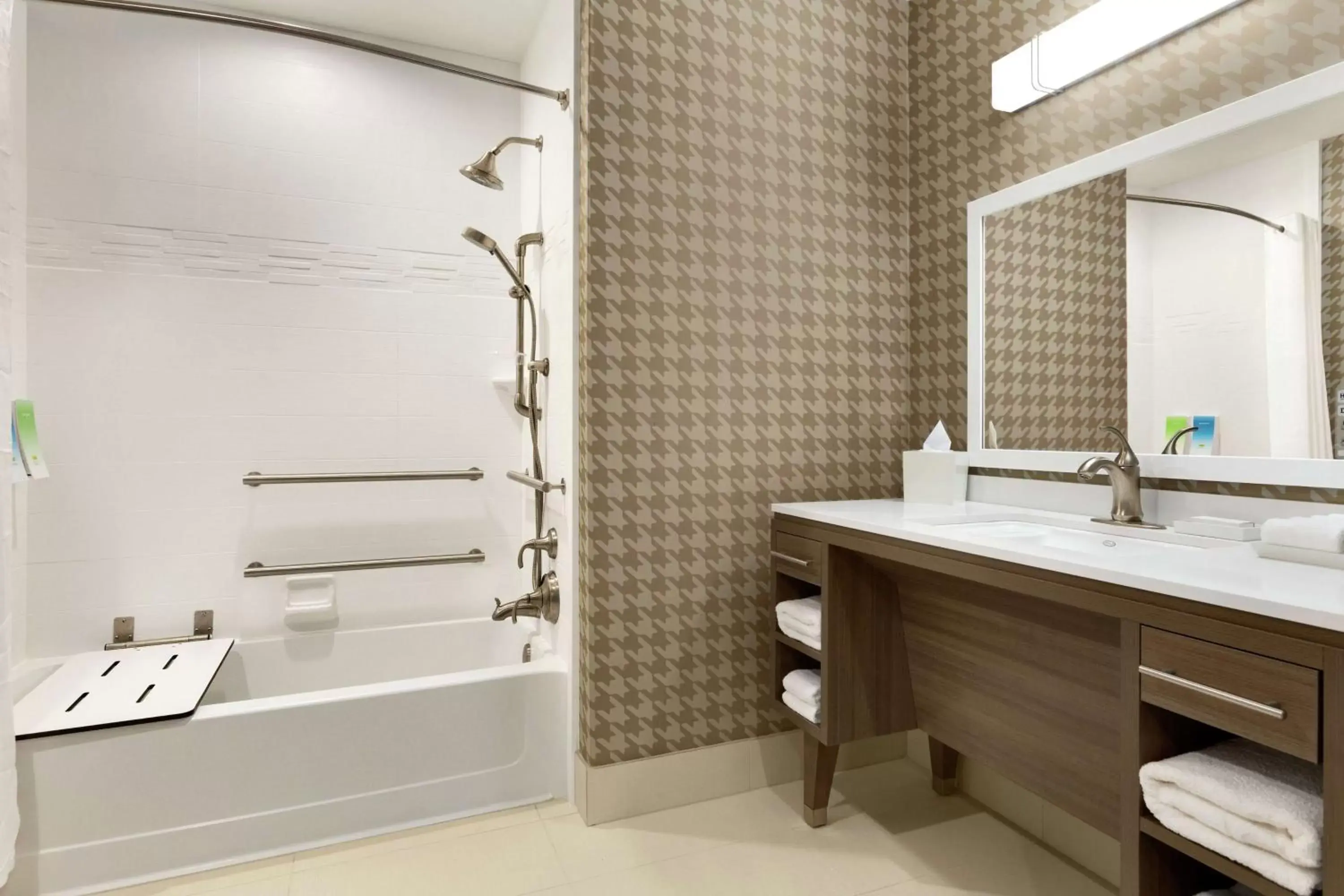 Bathroom in Home2 Suites By Hilton Florence Cincinnati Airport South