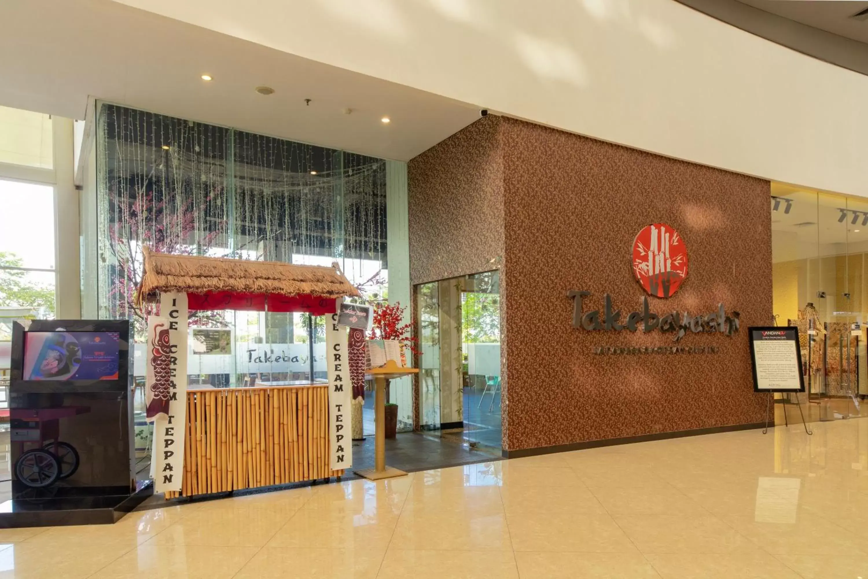 Lobby or reception in ASTON Cirebon Hotel and Convention Center