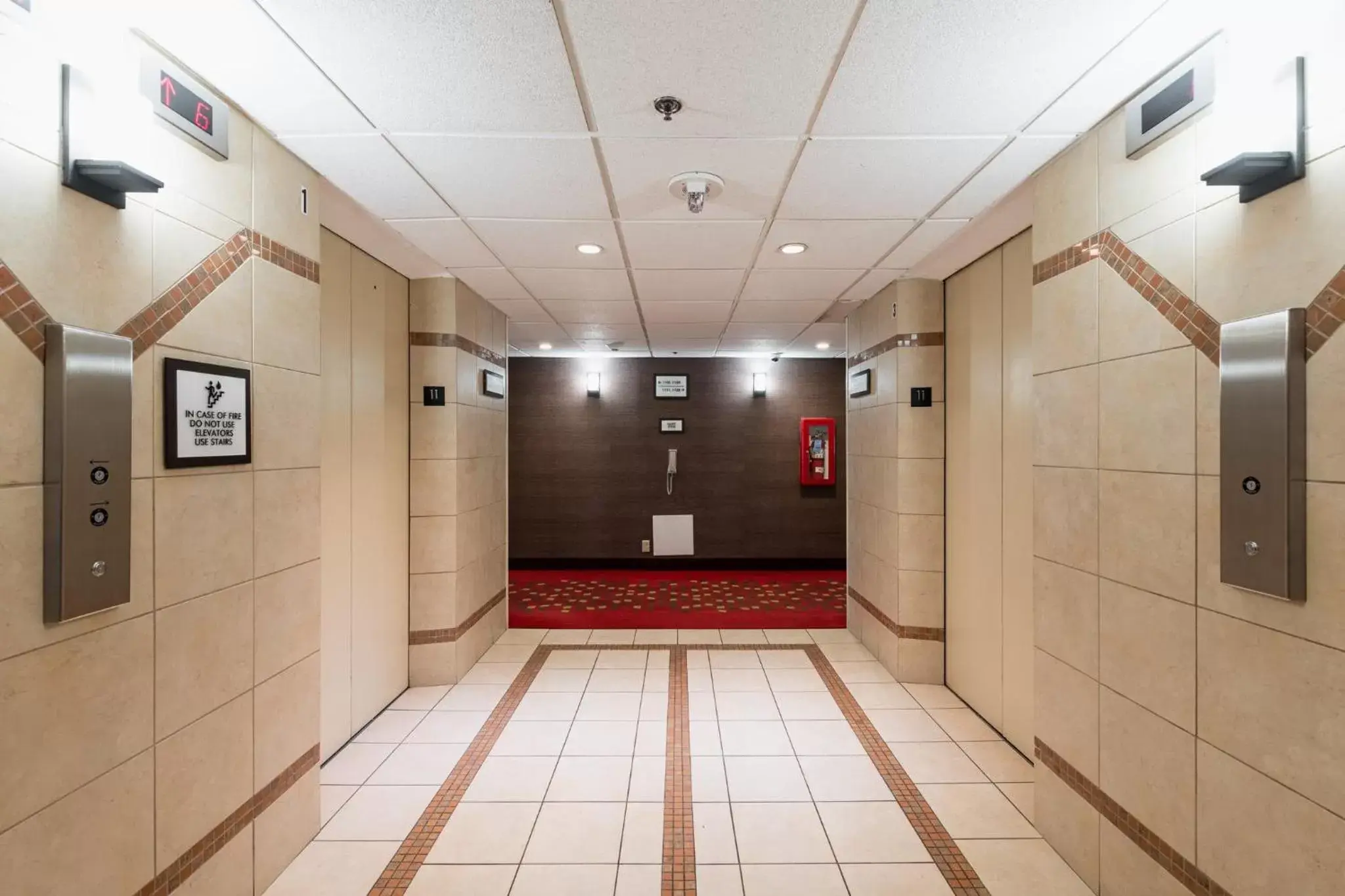 Lobby or reception in Crowne Plaza Newark Airport, an IHG Hotel