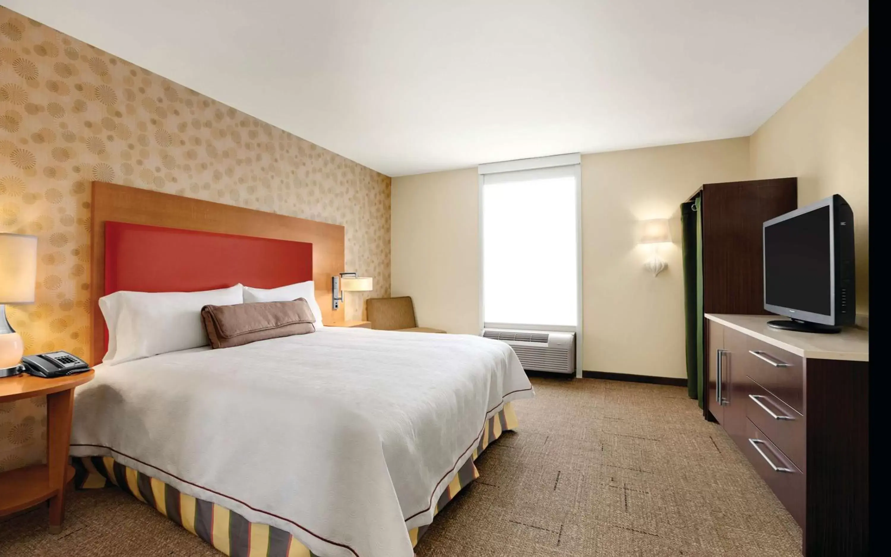 Bed in Home2 Suites by Hilton Baltimore/White Marsh