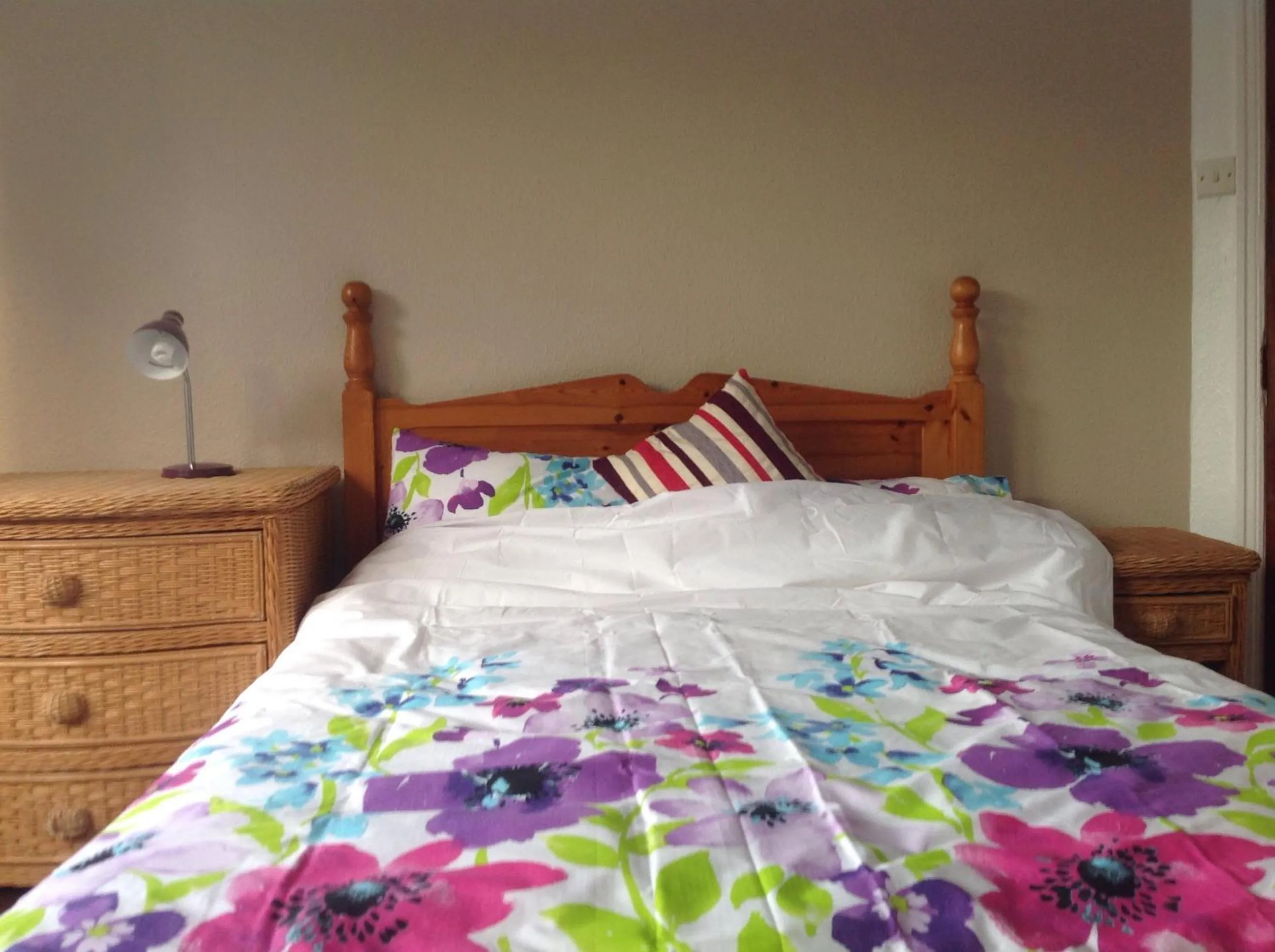 Photo of the whole room, Bed in Clift Guest House