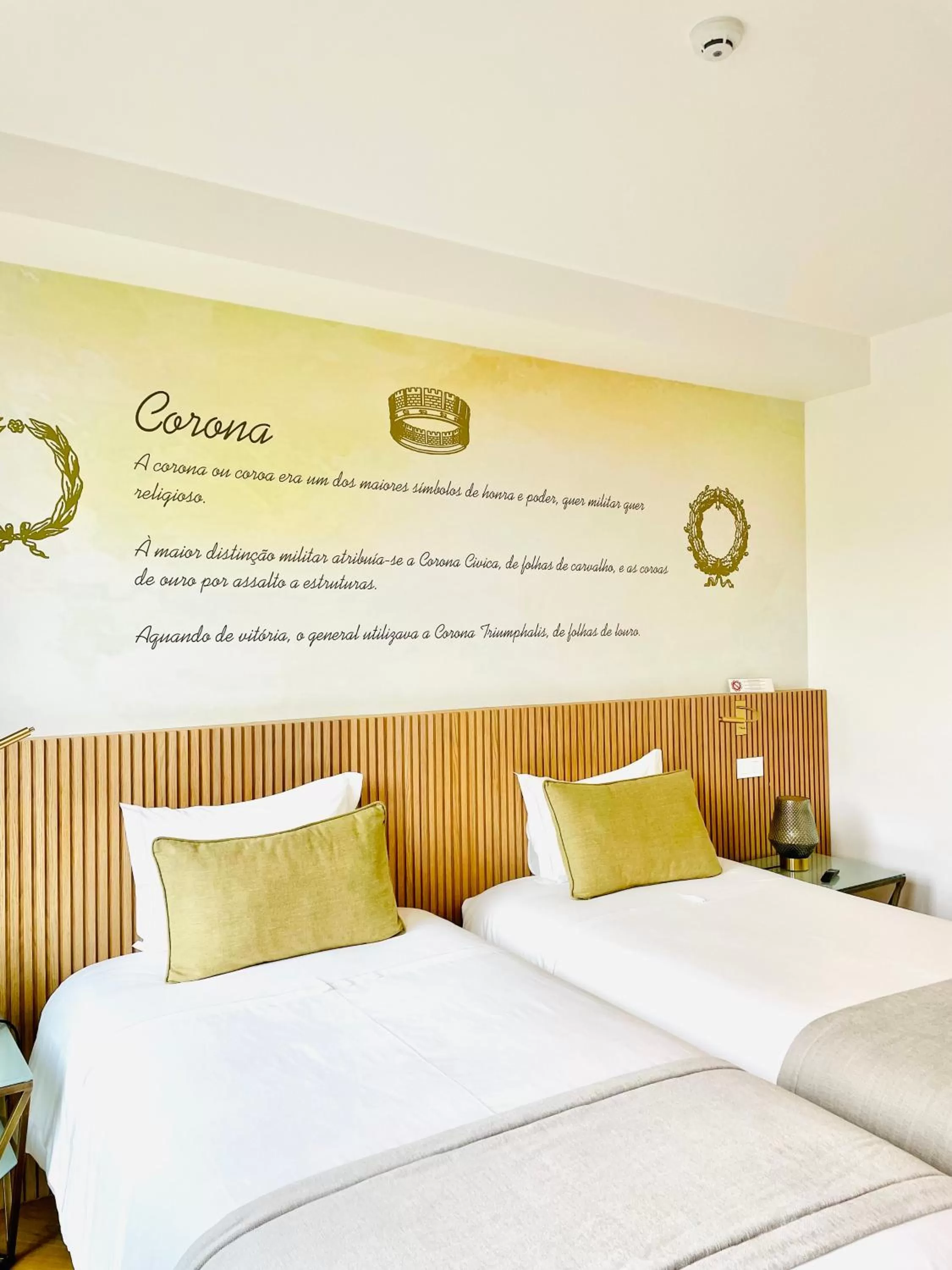 Bedroom, Bed in Castelo Hotel