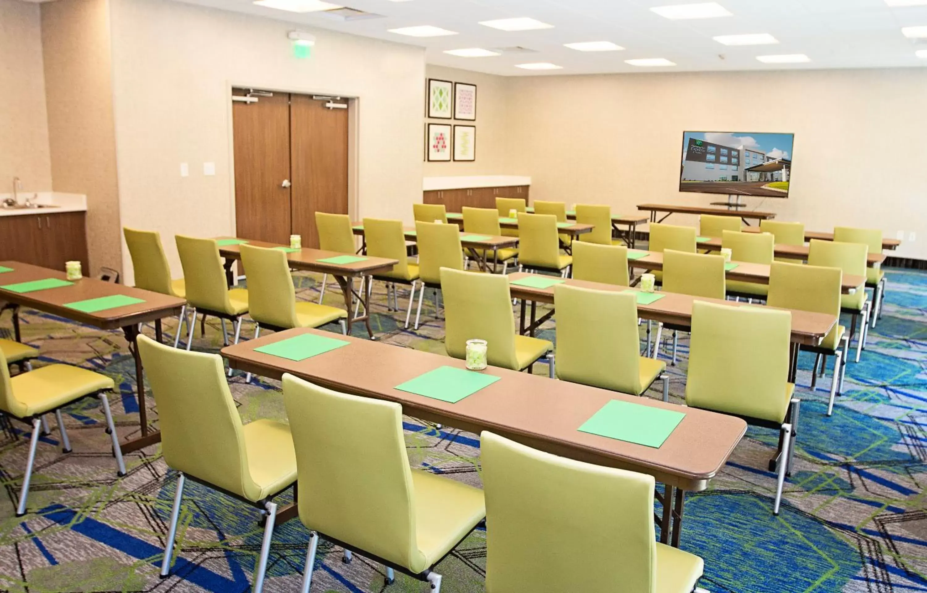 Meeting/conference room in Holiday Inn Express & Suites Greenwood Mall, an IHG Hotel