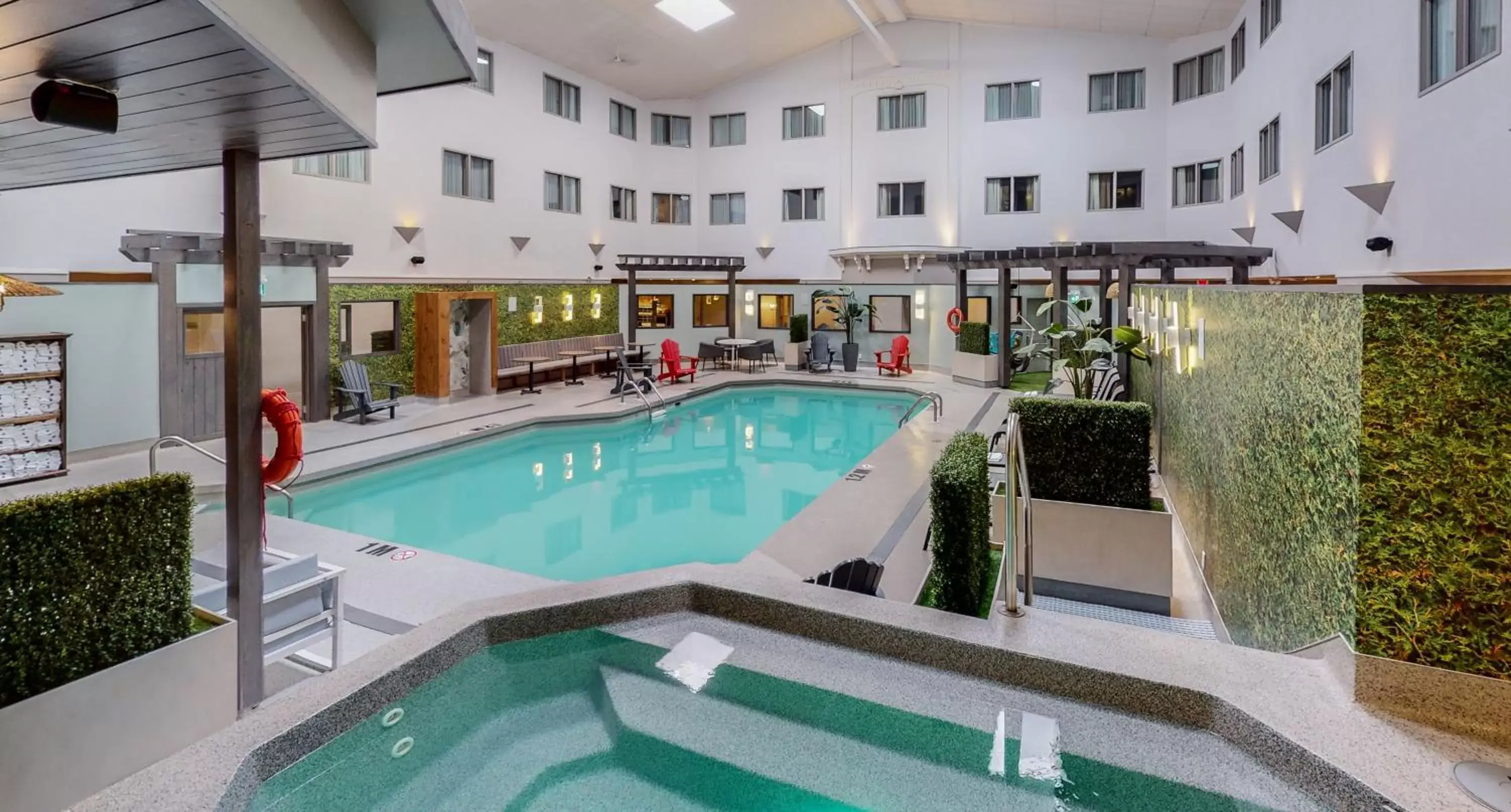 Spa and wellness centre/facilities, Swimming Pool in Chateau Roberval