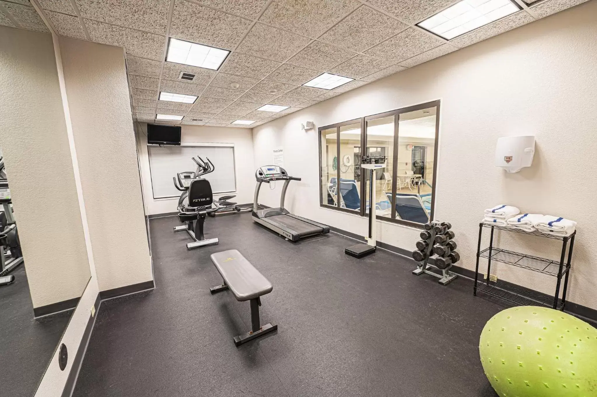 Fitness centre/facilities, Fitness Center/Facilities in Holiday Inn Express Hotel & Suites East Lansing, an IHG Hotel