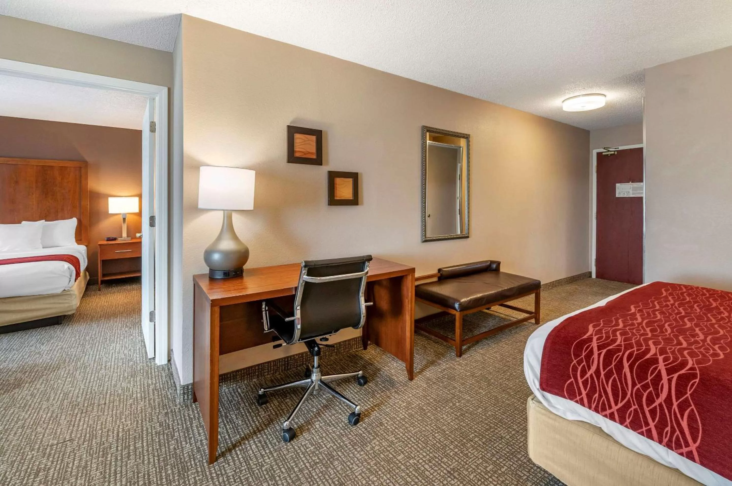 Photo of the whole room, Bed in Comfort Inn & Suites Lawrenceburg