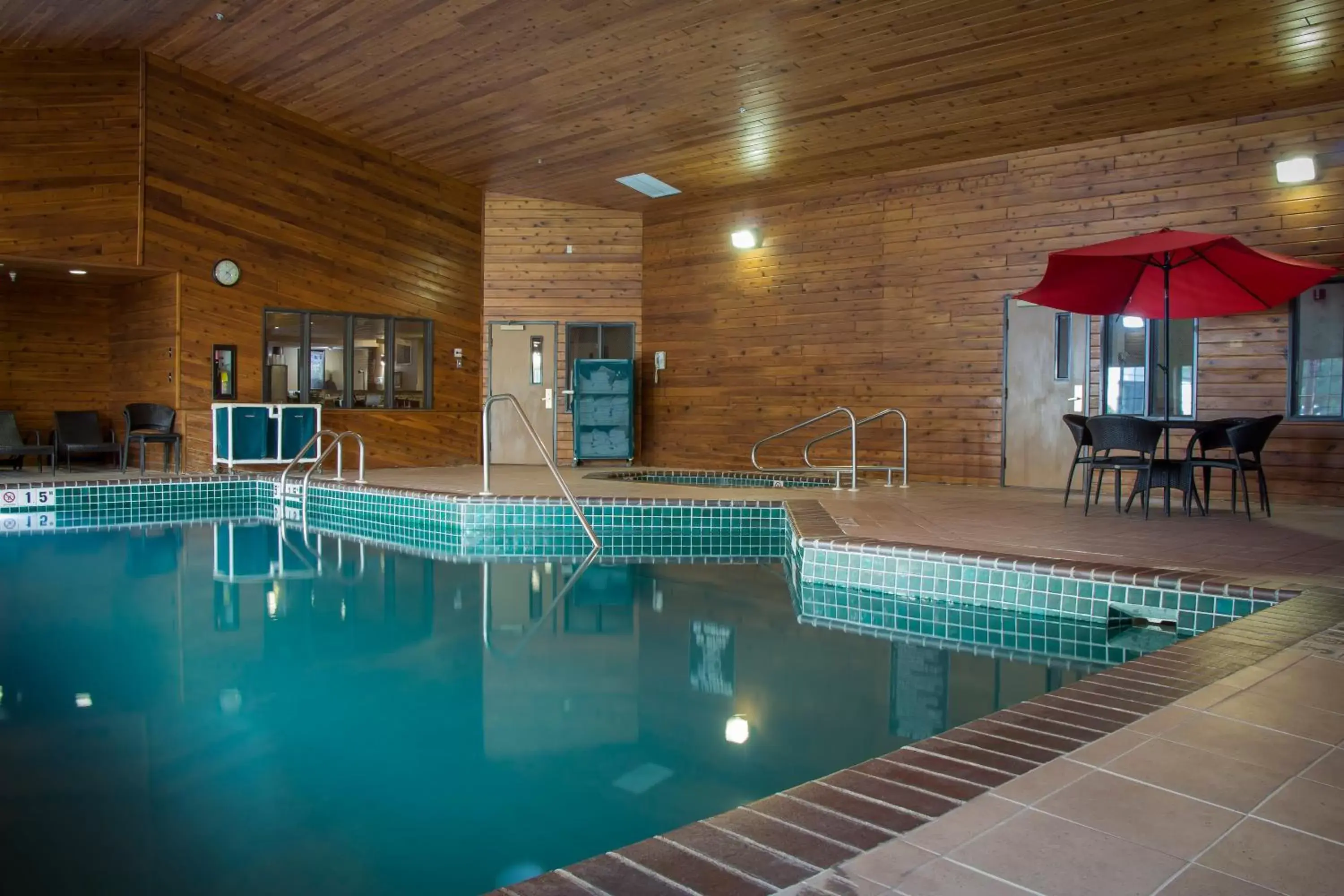 Swimming Pool in Bitterroot River Inn and Conference Center