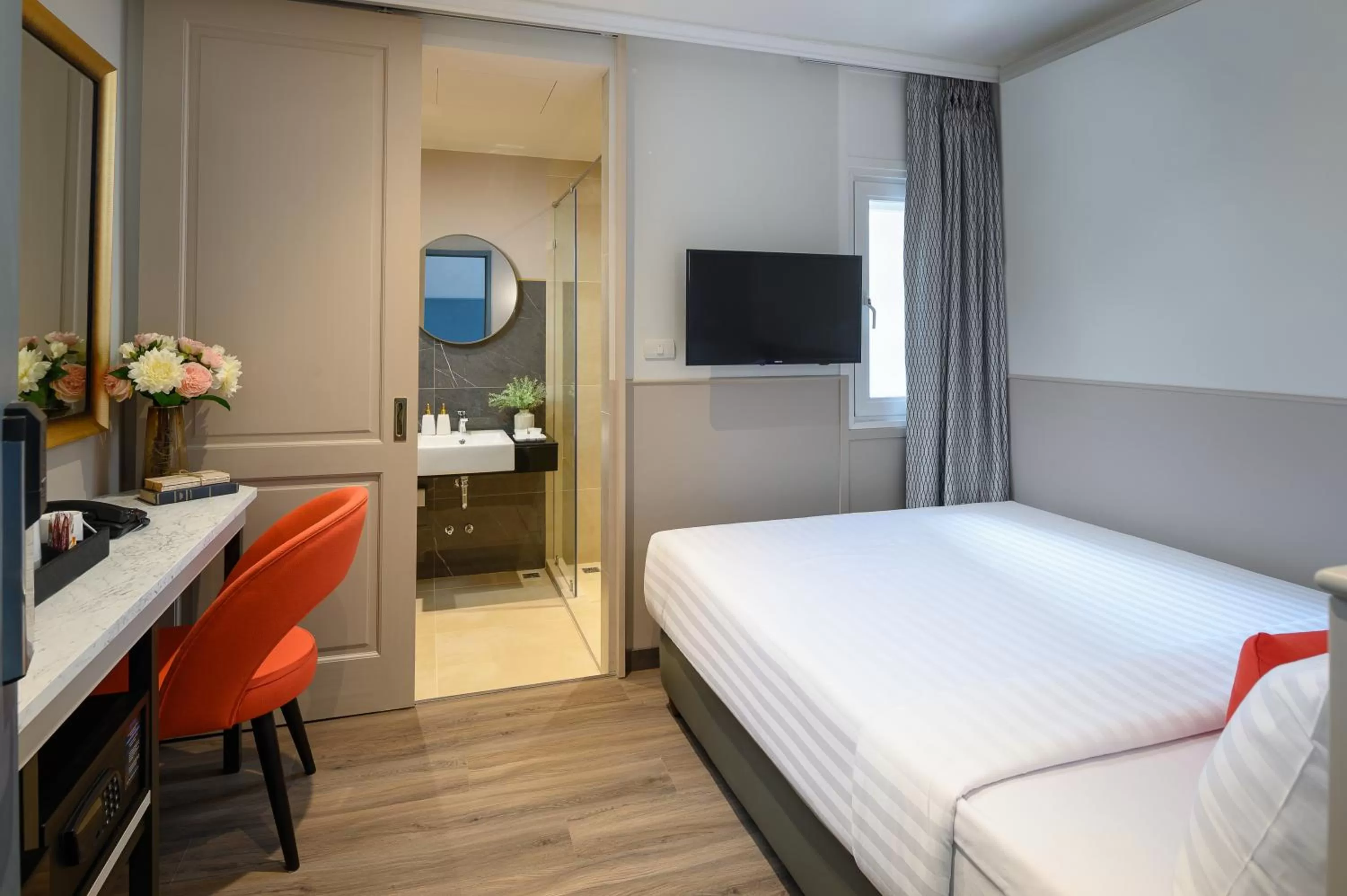 Bed in The Mulberry Bangkok Khaosan Road