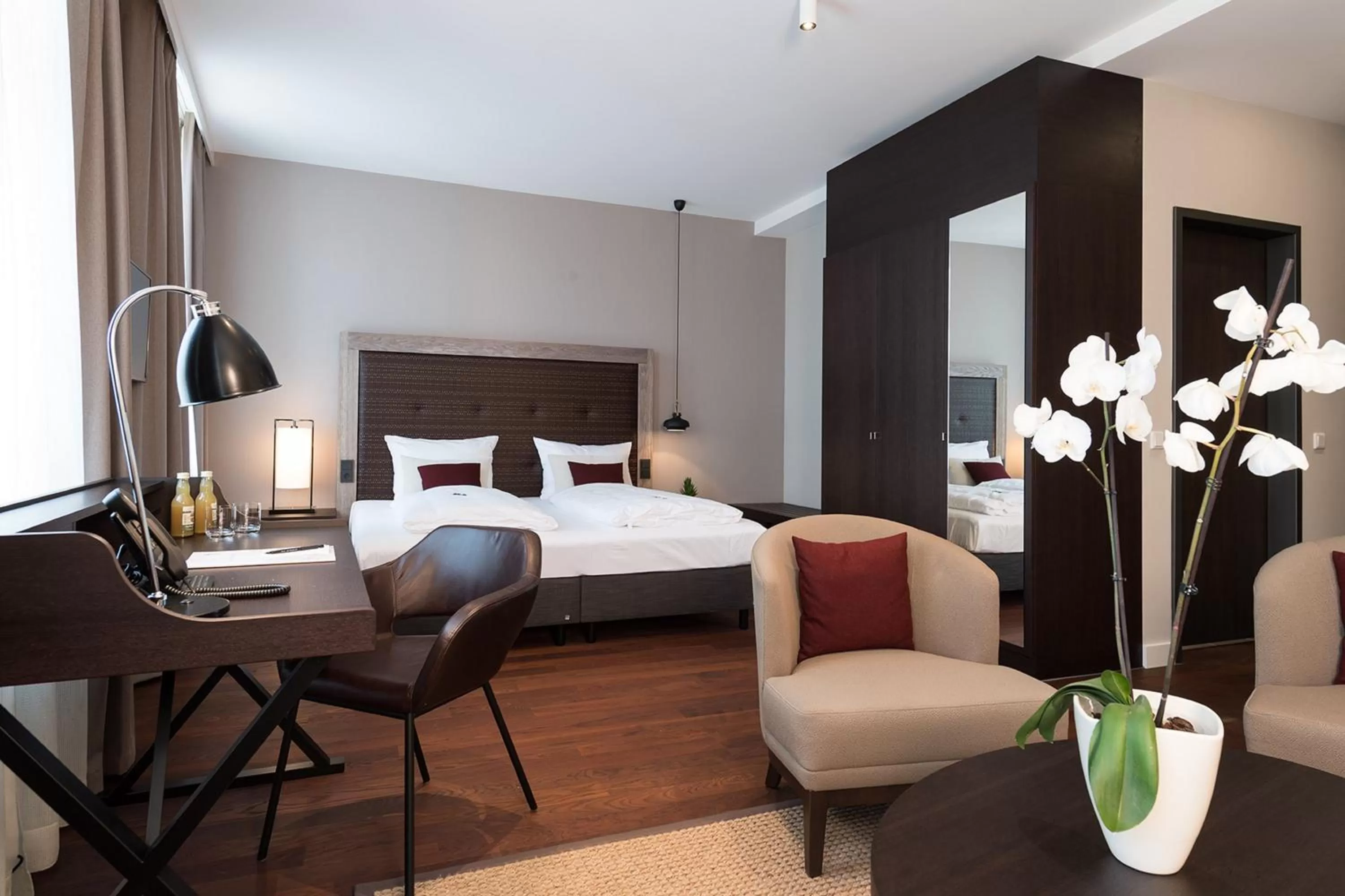 Living room, Bed in Hotel Am Fischmarkt