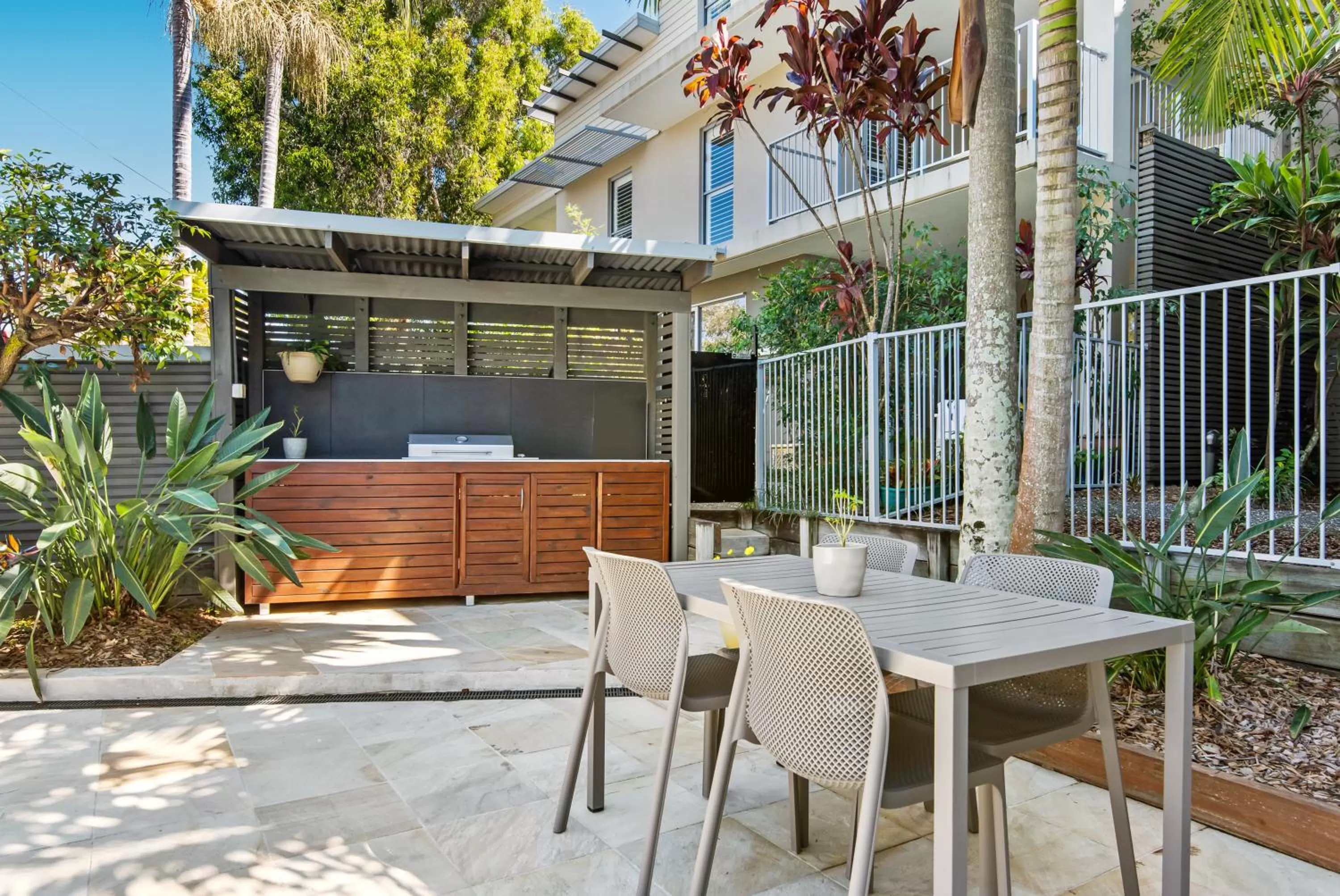 BBQ facilities in Metzo Noosa Resort
