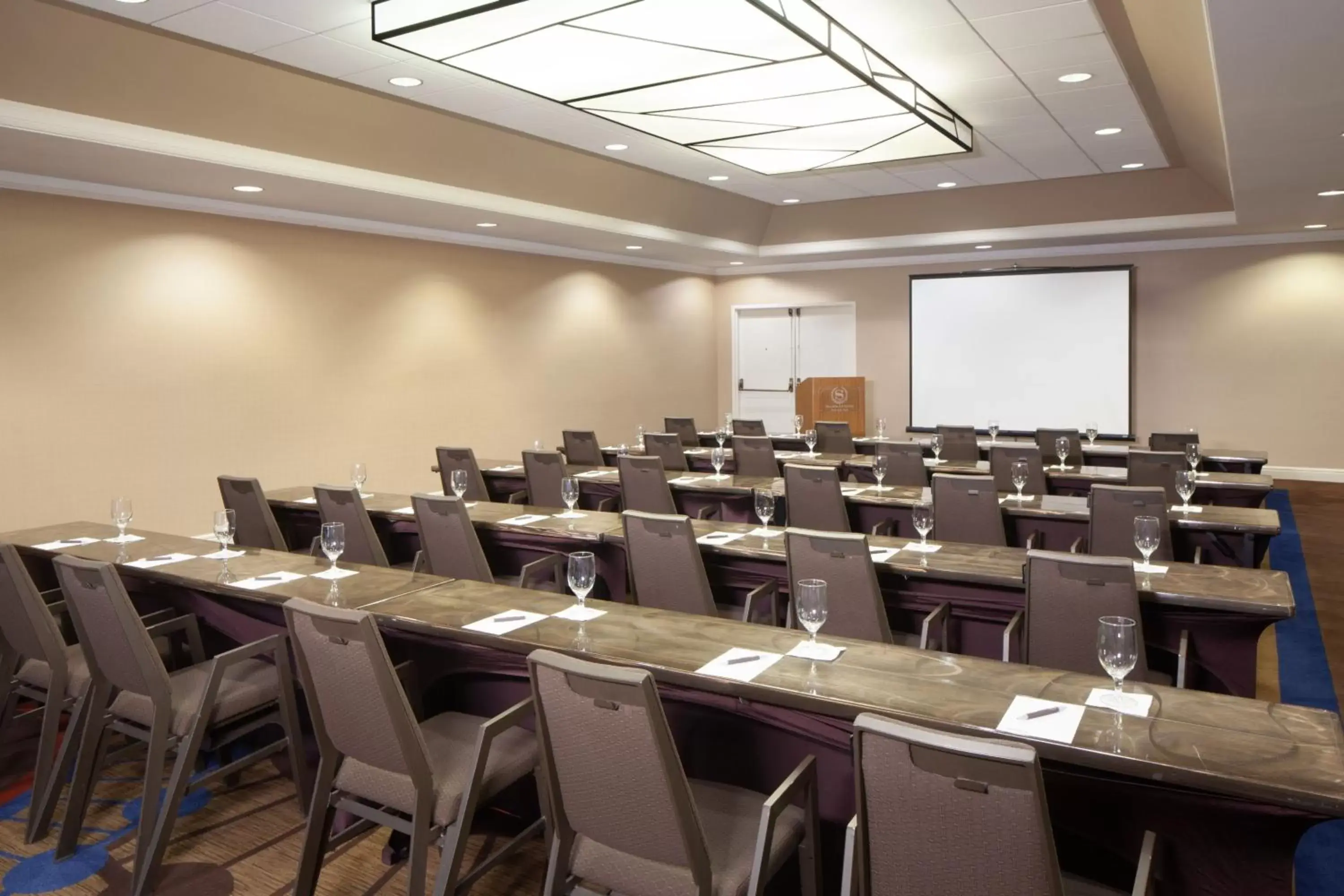 Meeting/conference room in Sheraton Anchorage Hotel