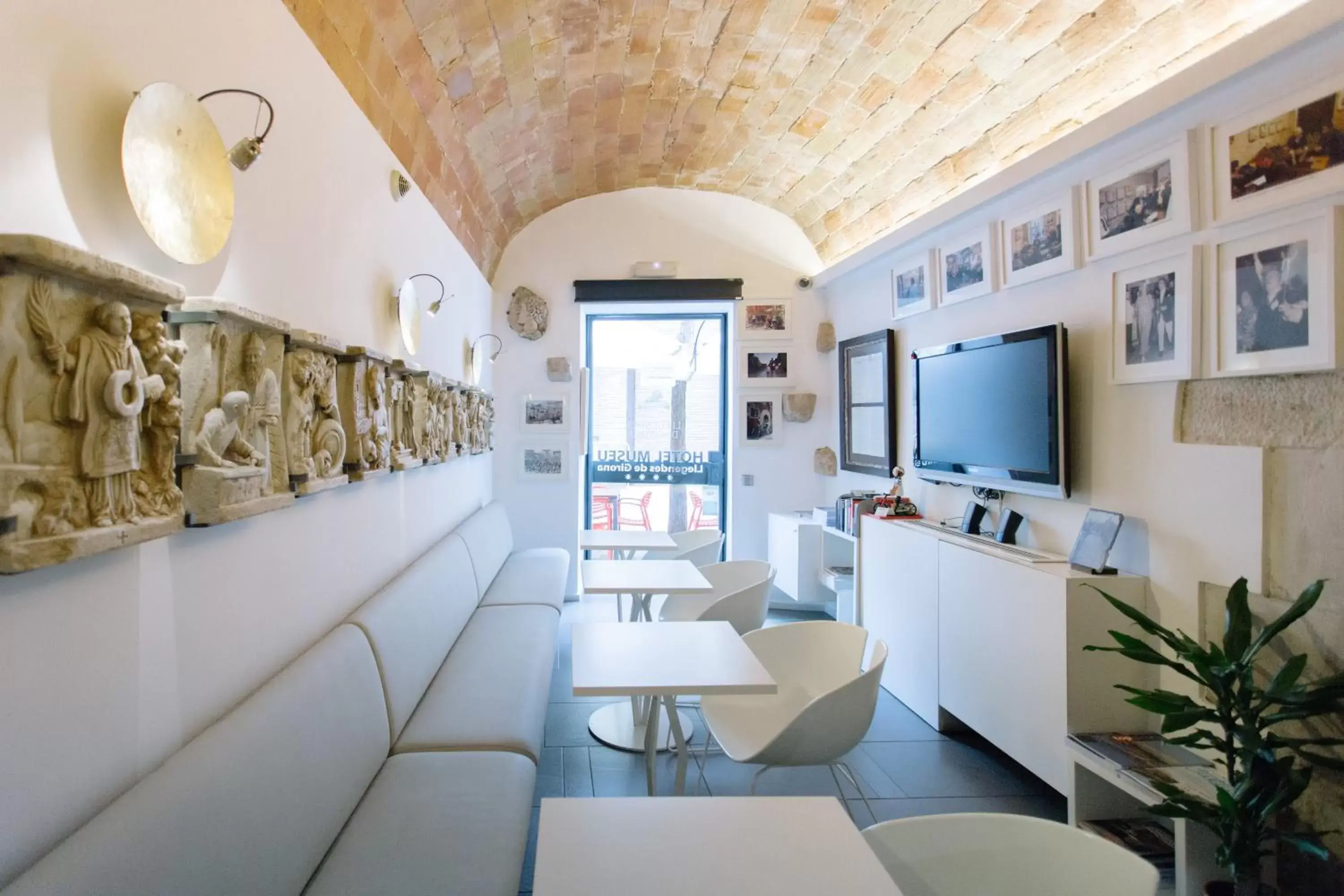 Patio, Dining Area in Hotel Museu Llegendes de Girona