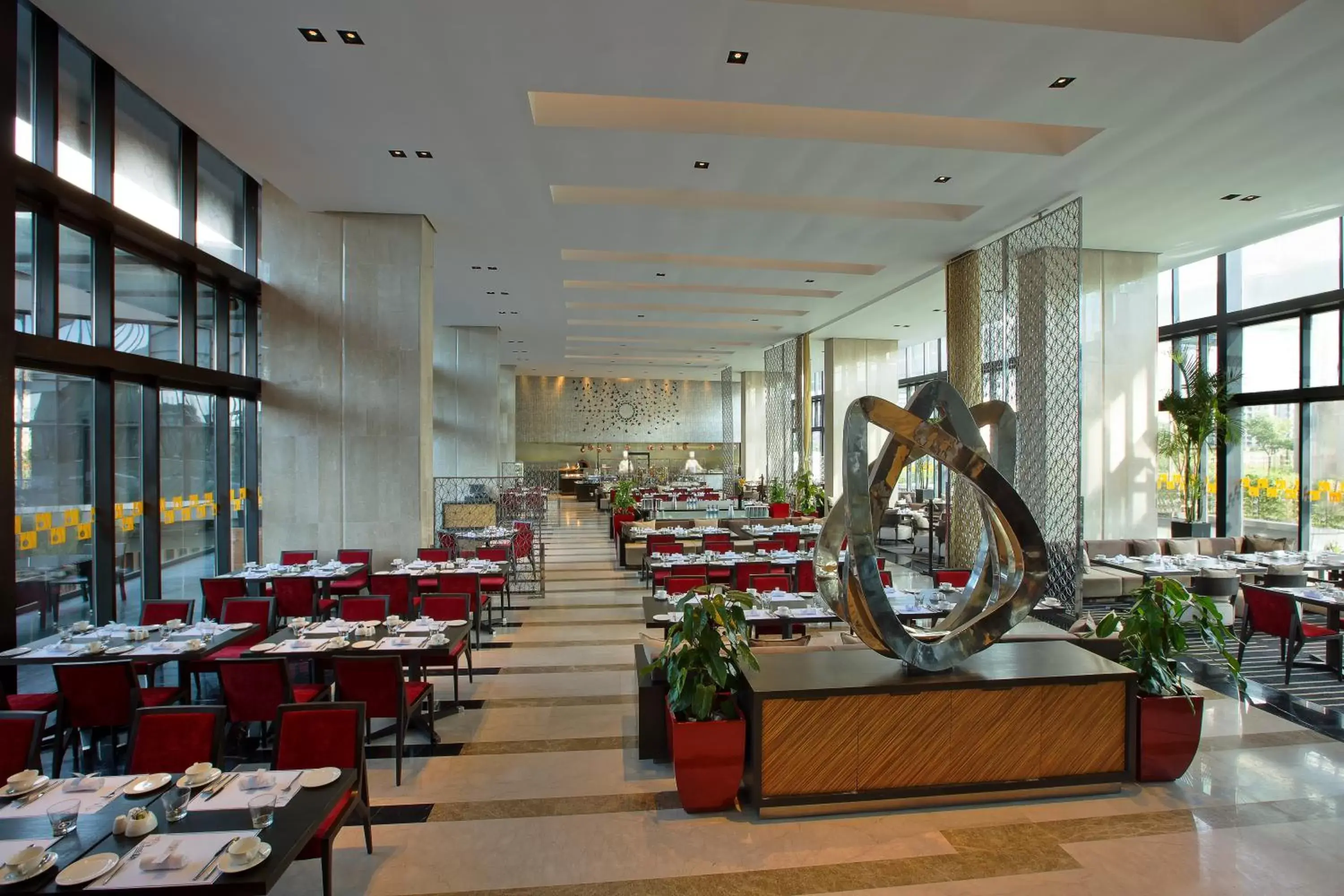 Restaurant/places to eat in Novotel Kolkata Hotel and Residences