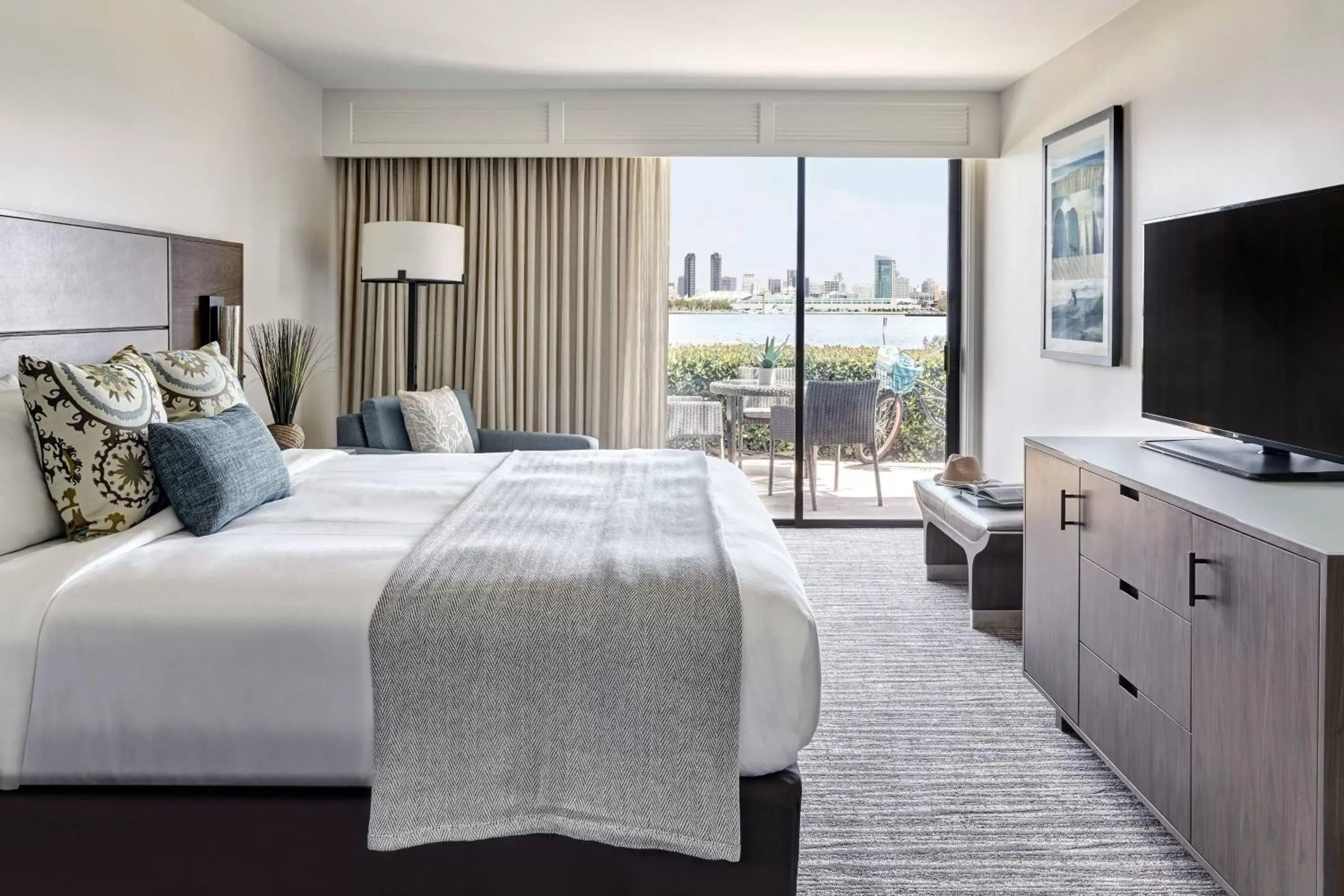 Bedroom in Coronado Island Marriott Resort & Spa