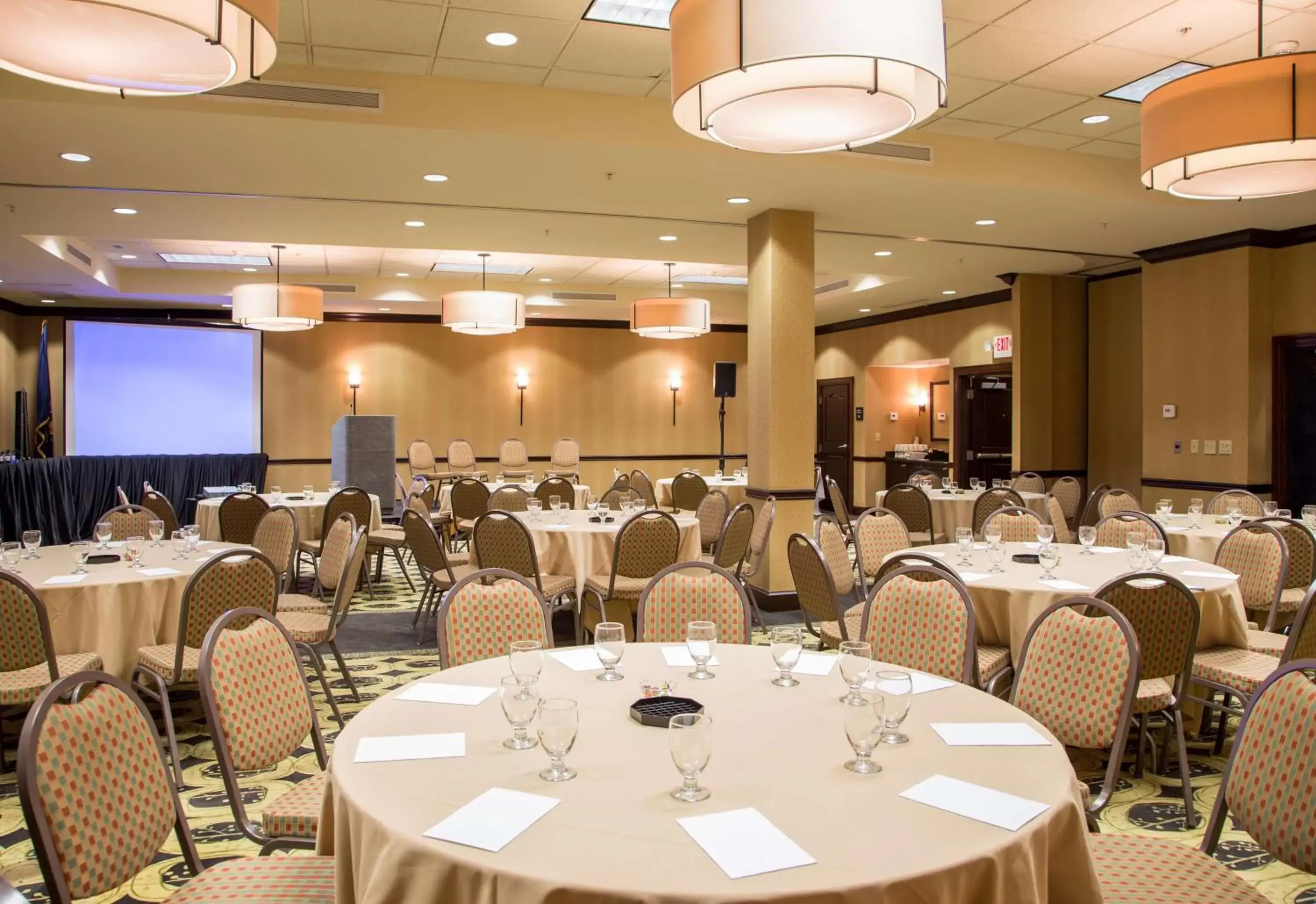 Meeting/conference room, Restaurant/Places to Eat in Hampton Inn & Suites Albany-Downtown