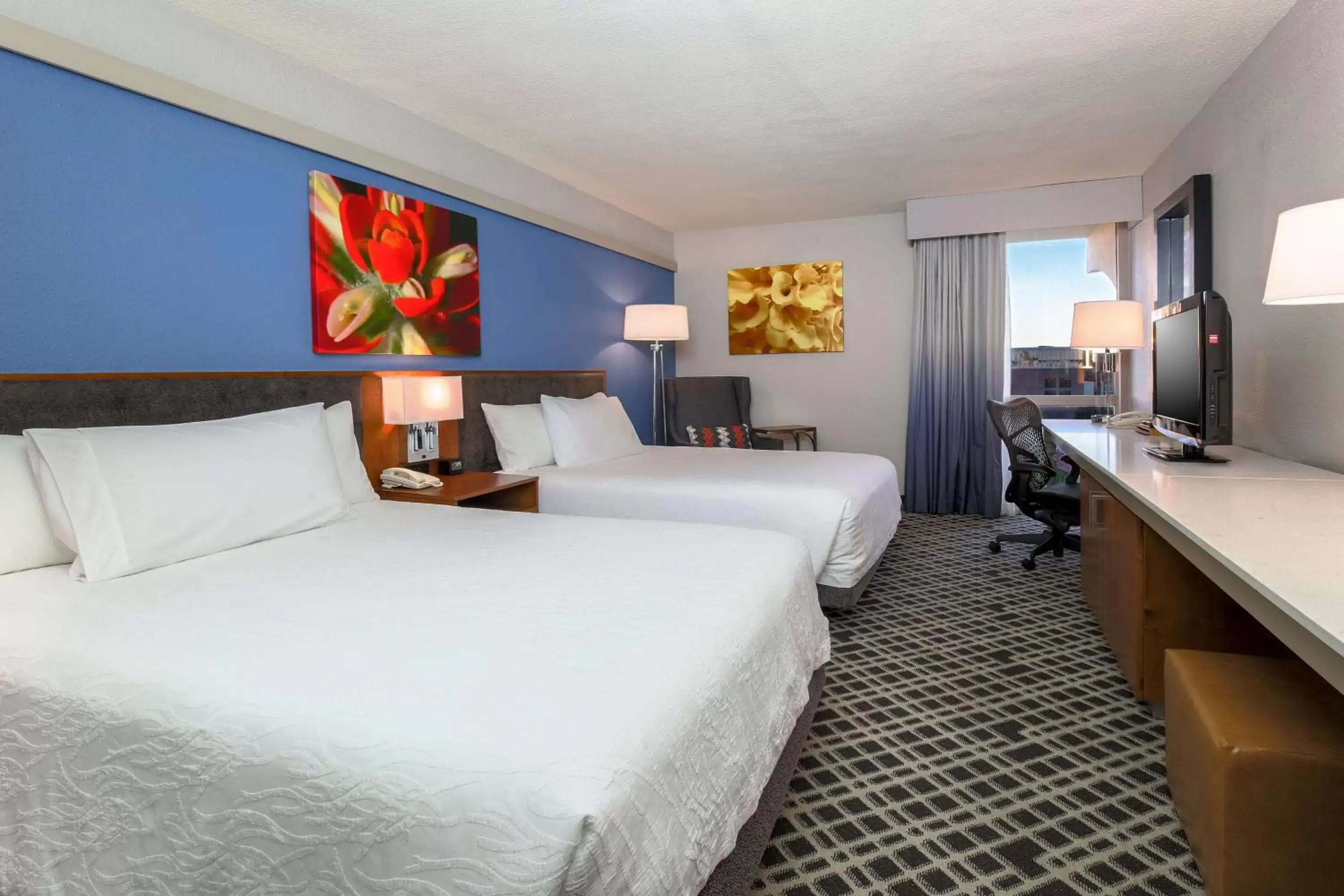 Bed in Hilton Garden Inn Dallas/Market Center