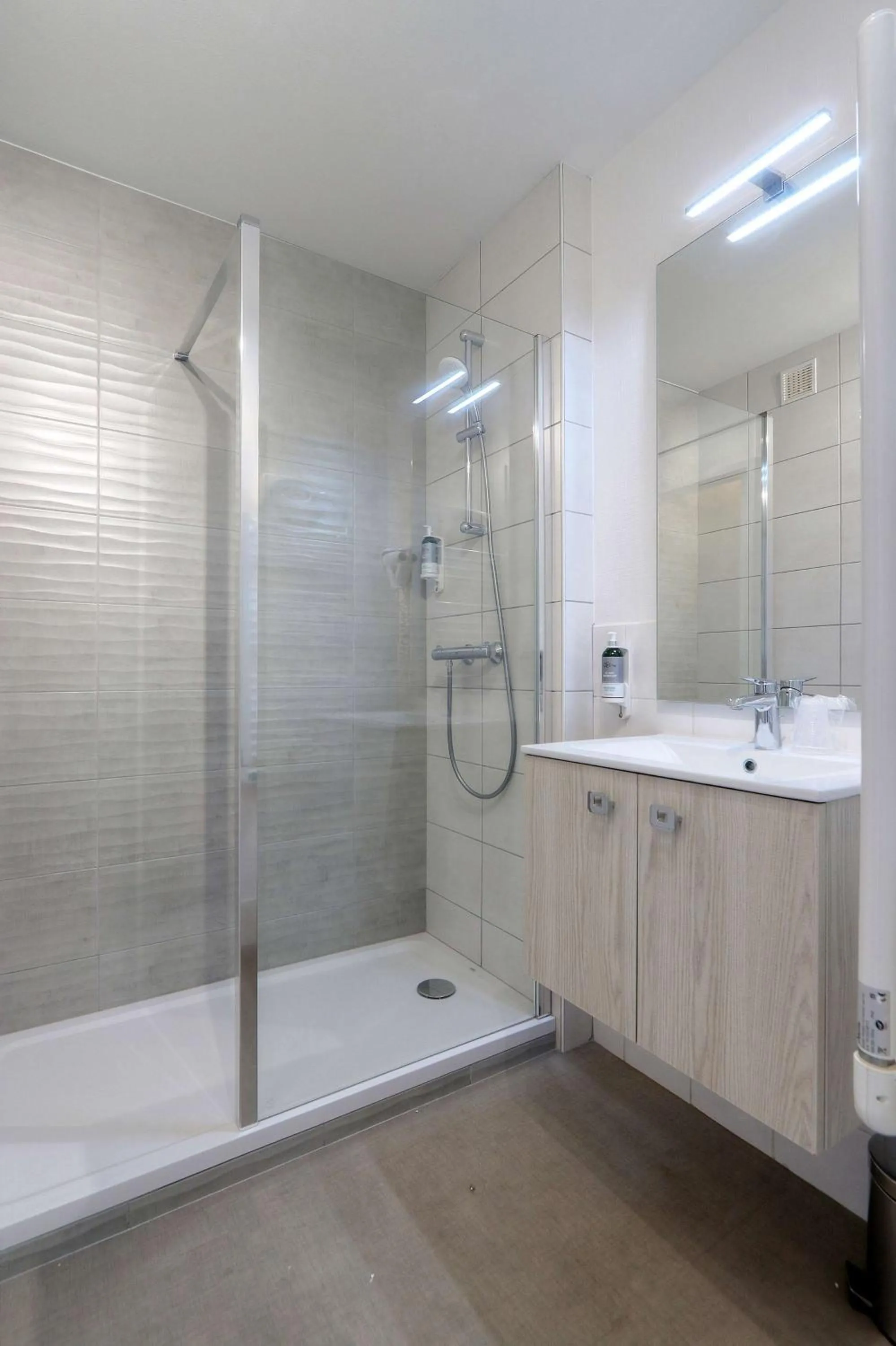 Bathroom in Best Western Hôtel Le Bellevue Quiberon