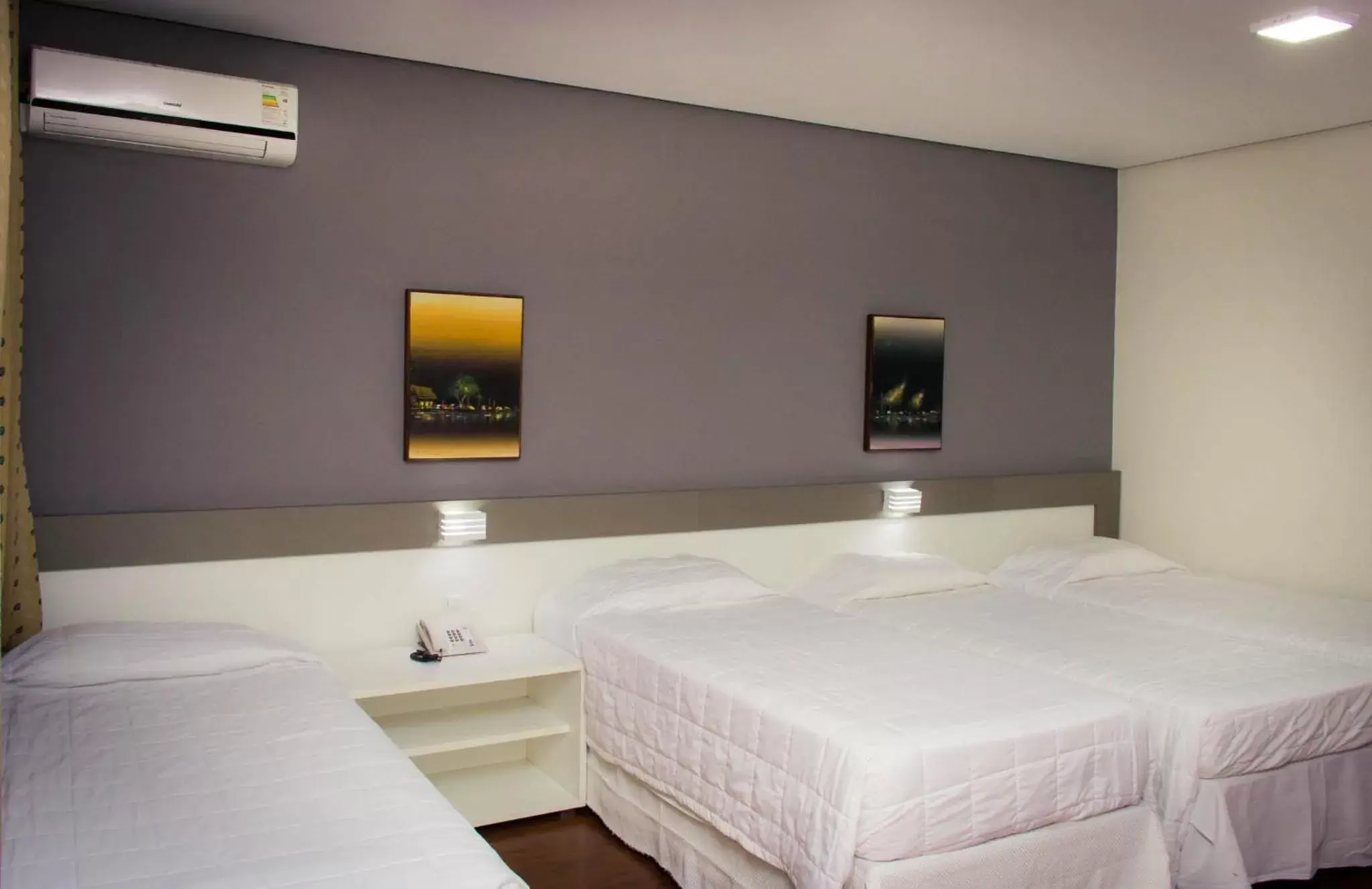 Bed in Embaixador Hotel e Centro de Eventos