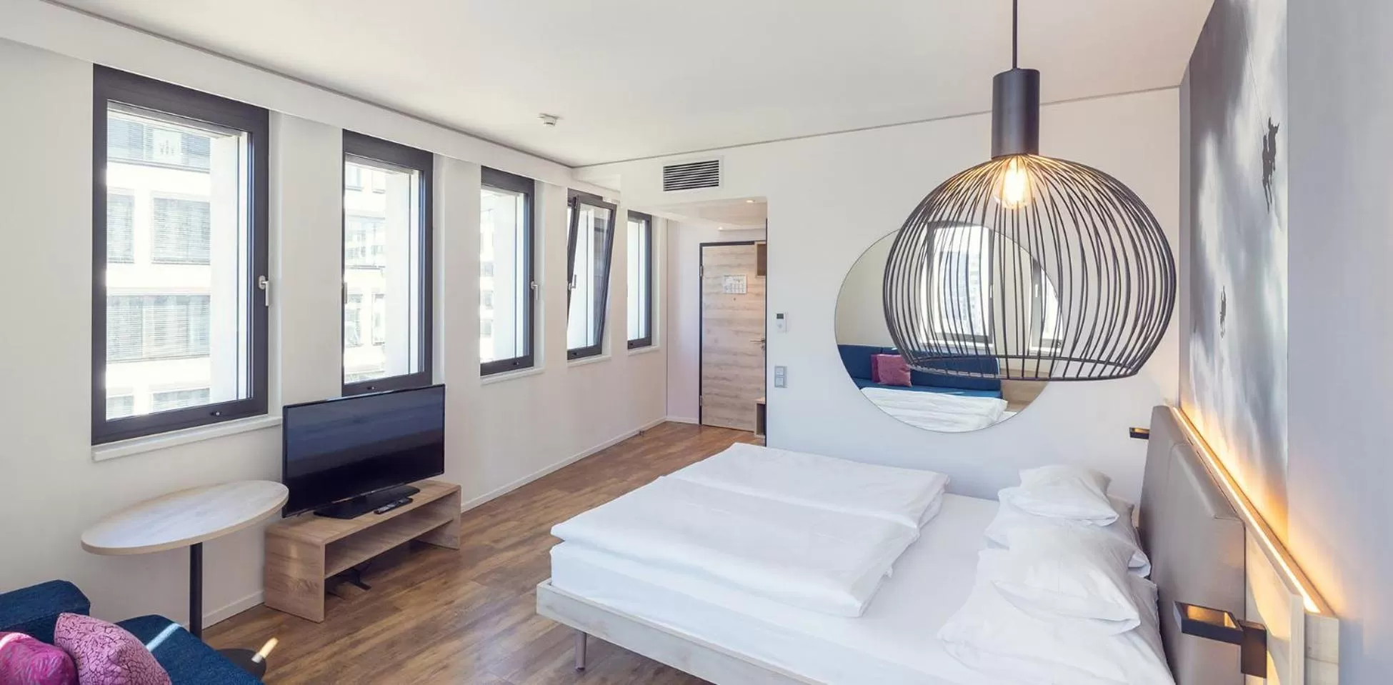 roomz Style Double Room with Bench in roomz Vienna Prater