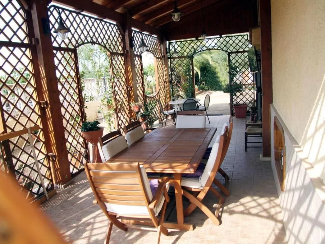 Patio in Villa Franca B&B