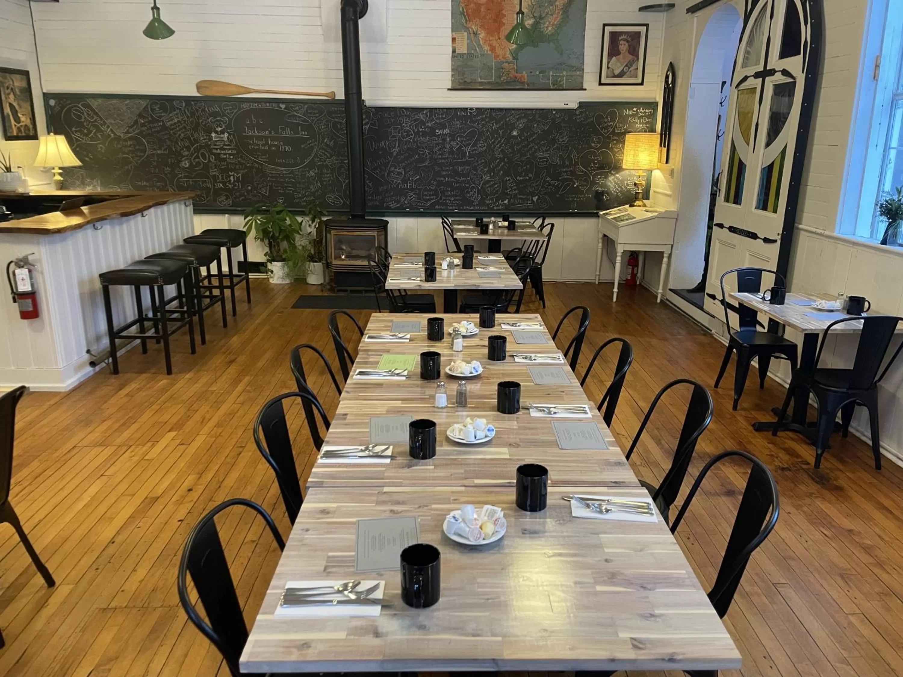 Restaurant/places to eat in Jackson's Falls Country Inn