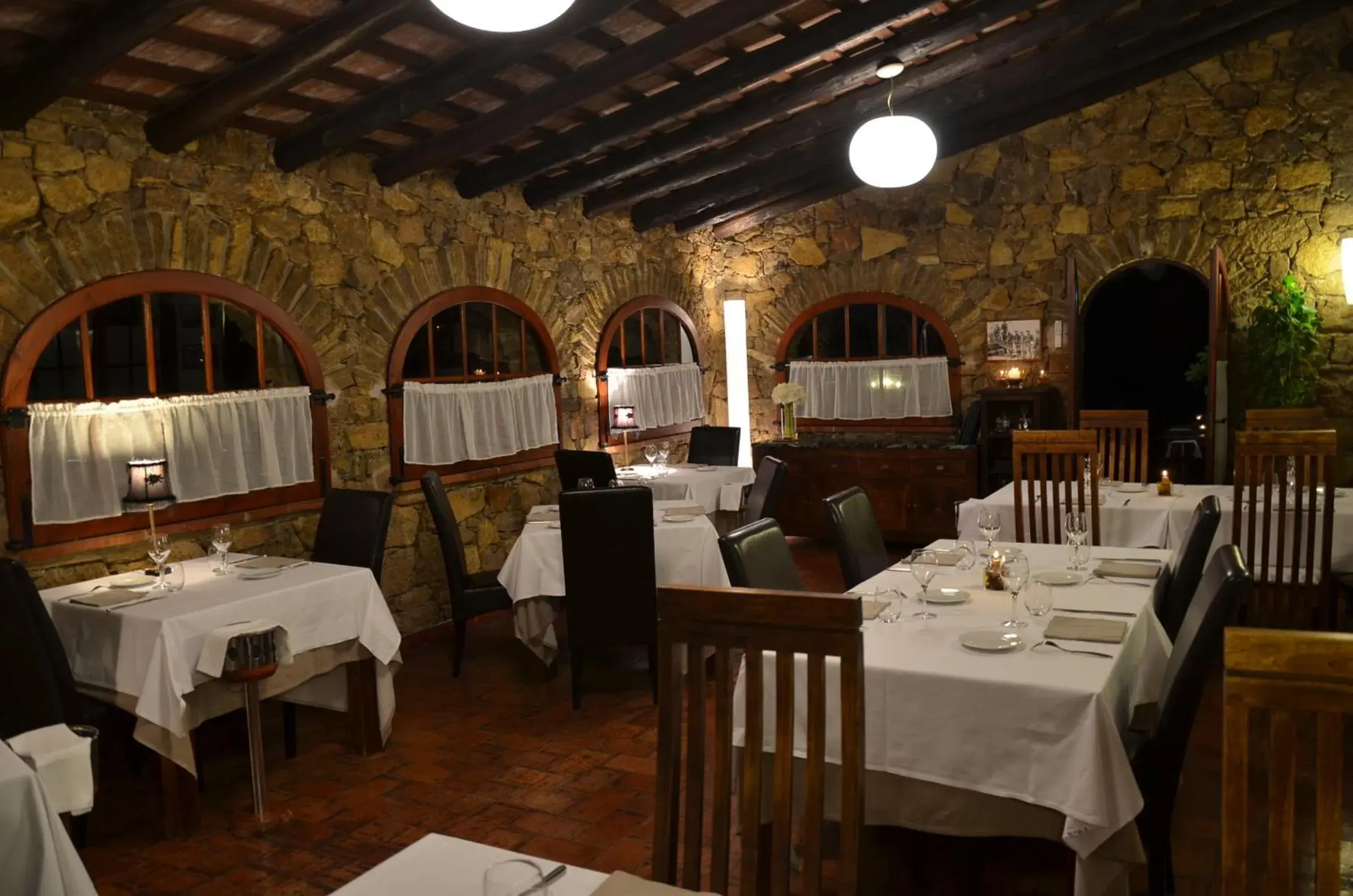 Restaurant/Places to Eat in Hotel Galena Mas Comangau