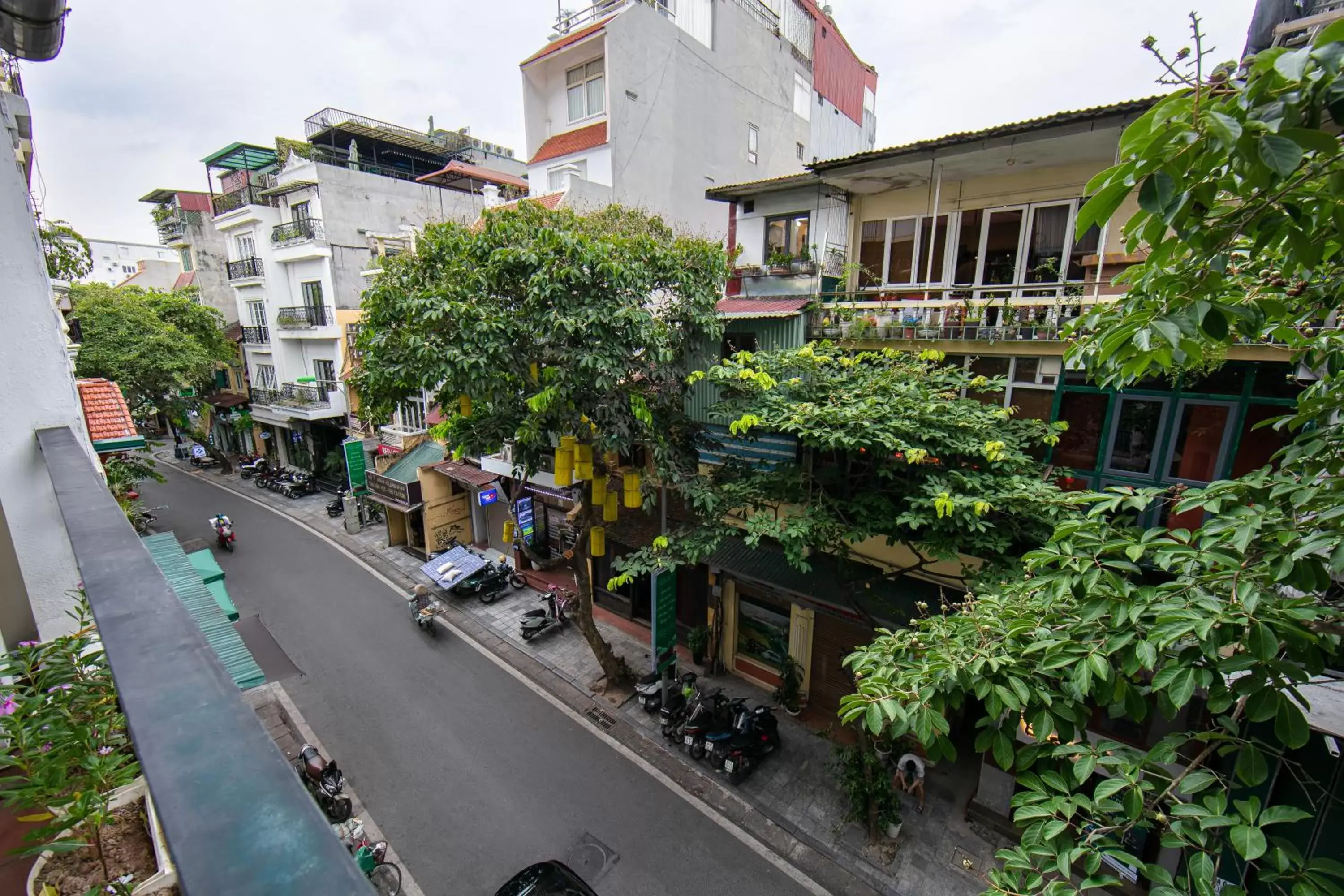 Neighbourhood in Hanoi Diamond King Hotel & Travel