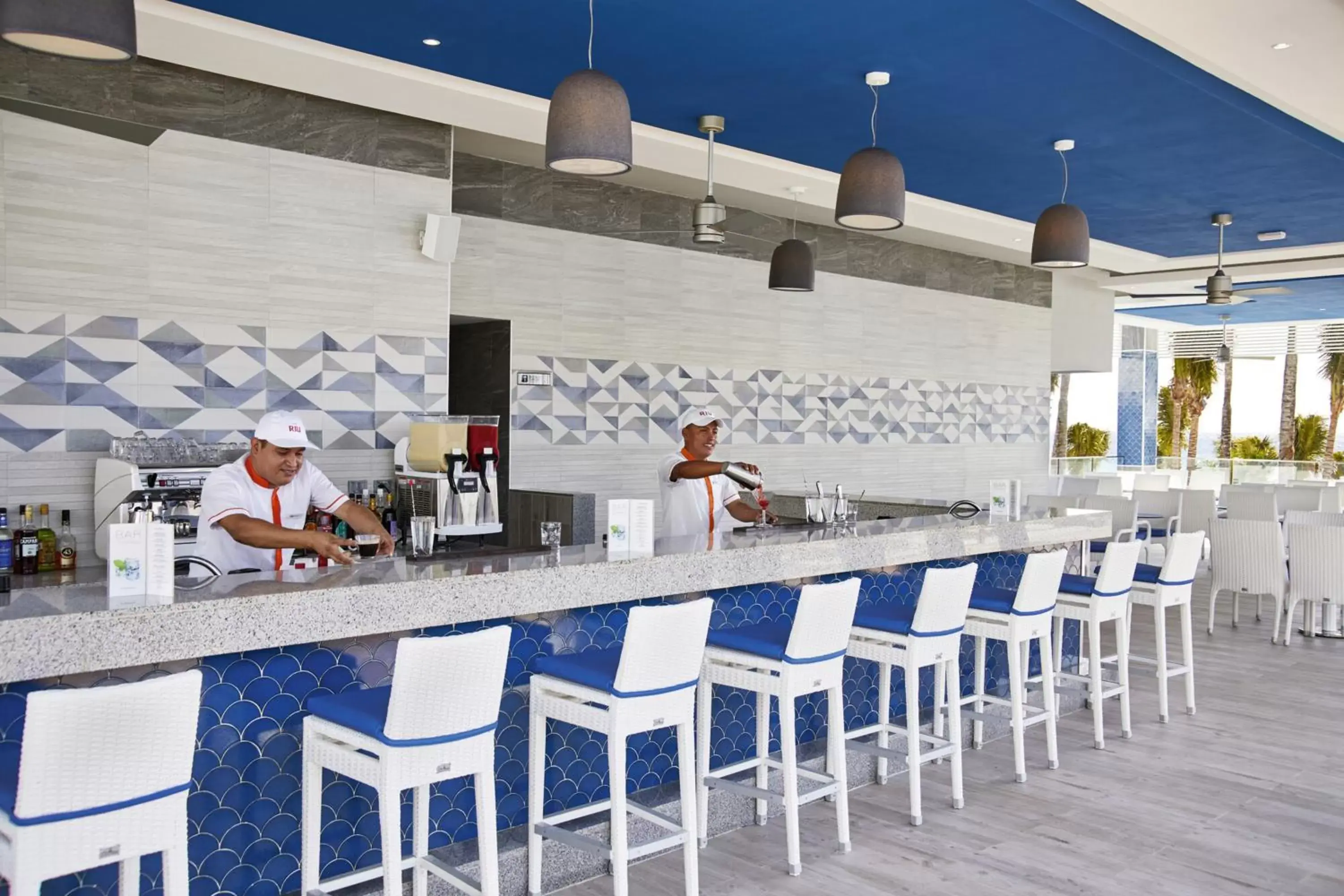 Lounge or bar, Swimming Pool in Riu Palace Riviera Maya - All Inclusive
